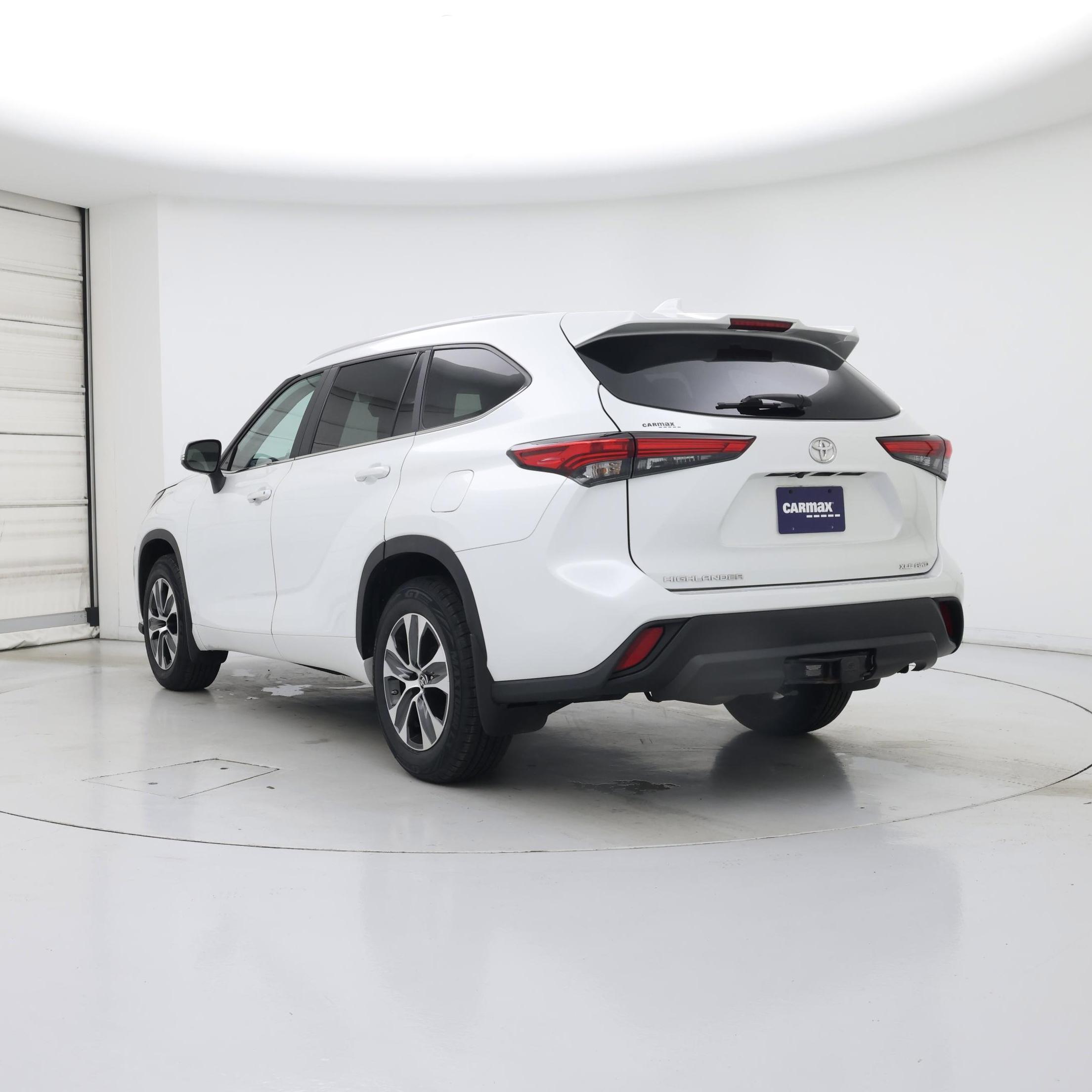 Thumbnail: 2023 Toyota Highlander - 2