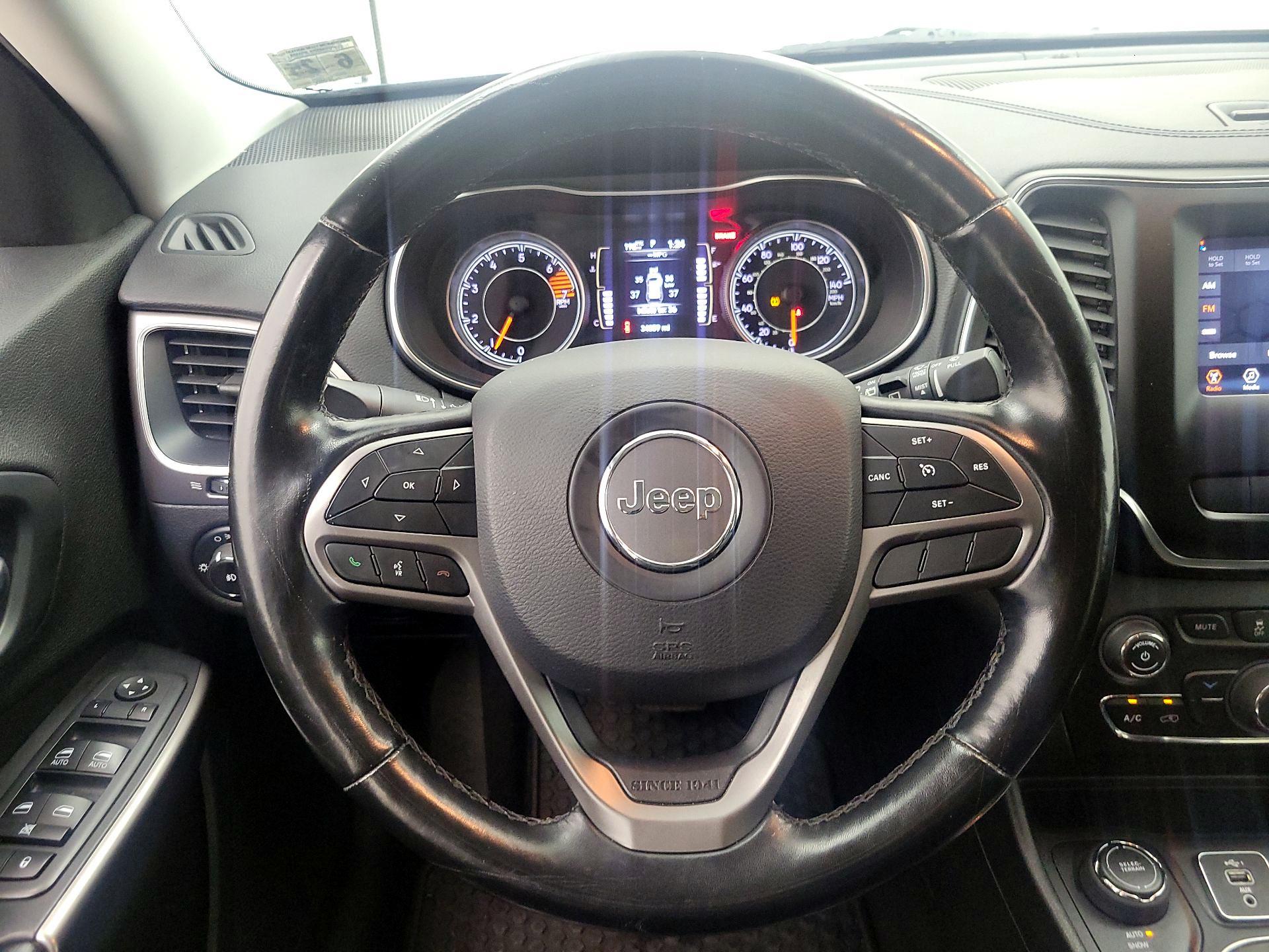 Thumbnail: 2020 Jeep Cherokee - 10