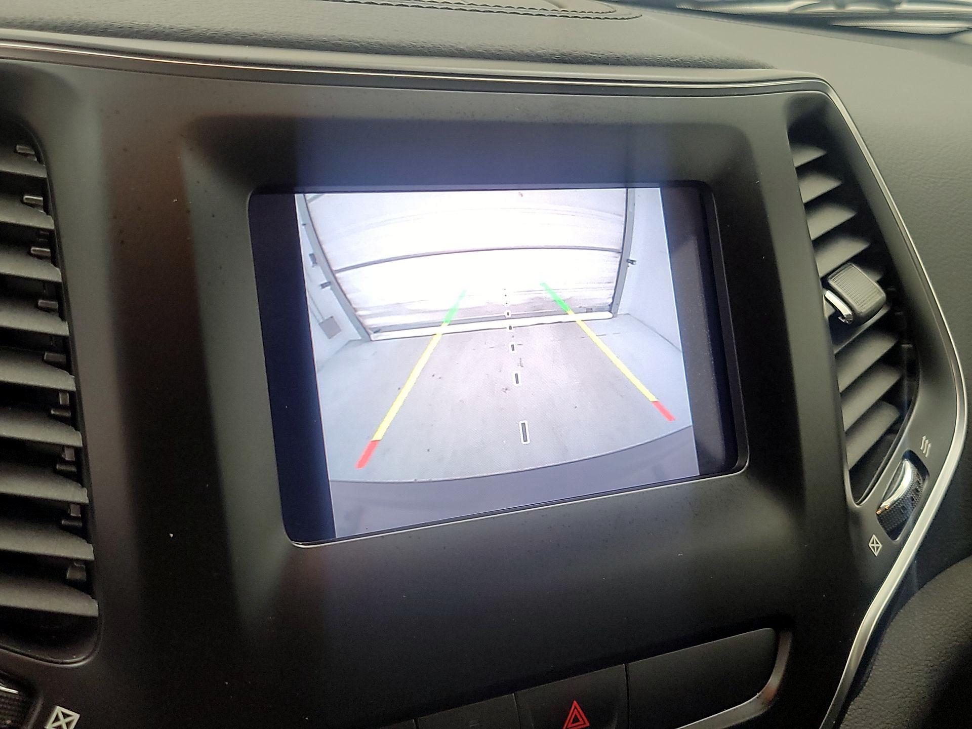 Thumbnail: 2020 Jeep Cherokee - 14