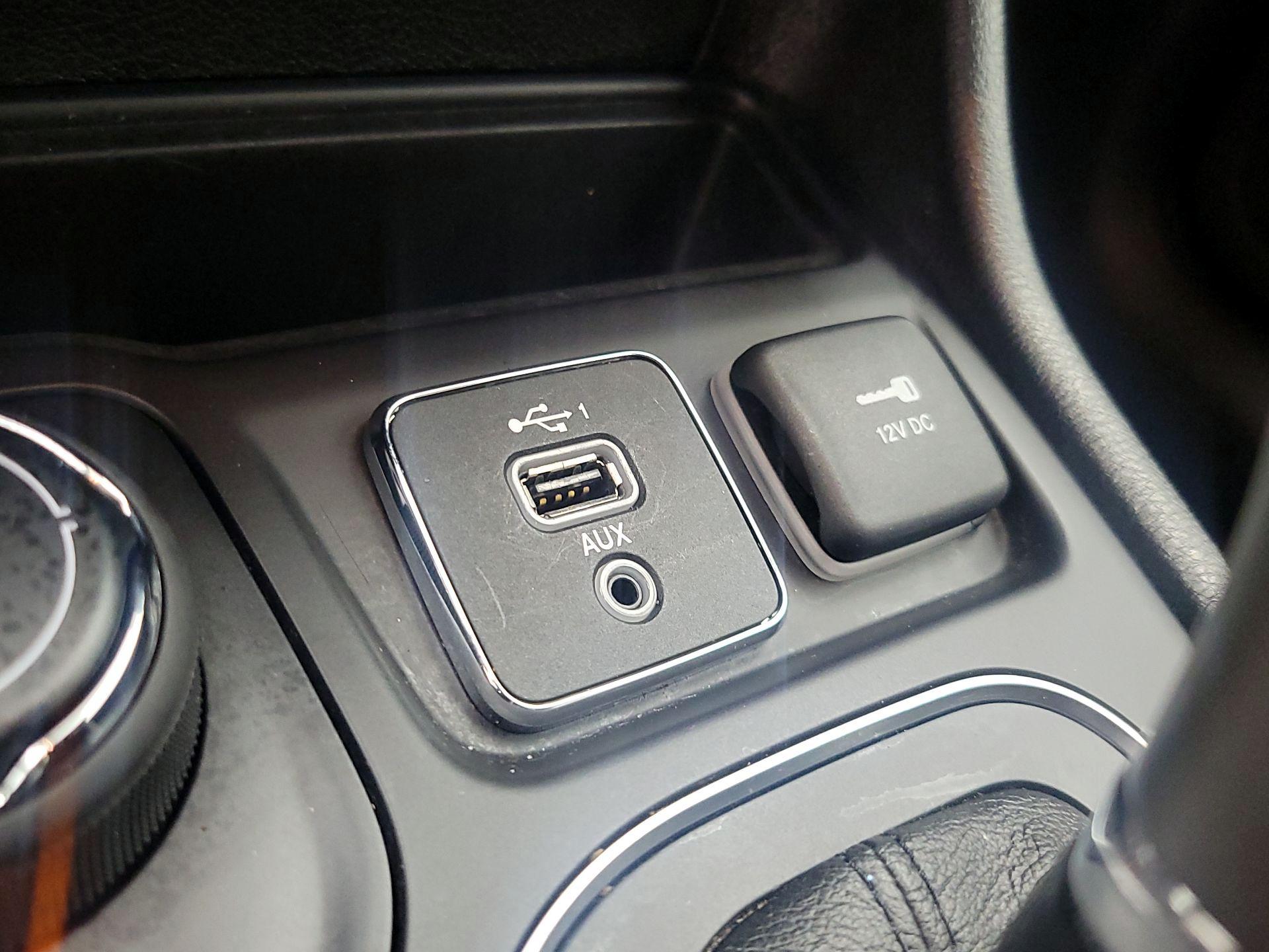 Thumbnail: 2020 Jeep Cherokee - 18