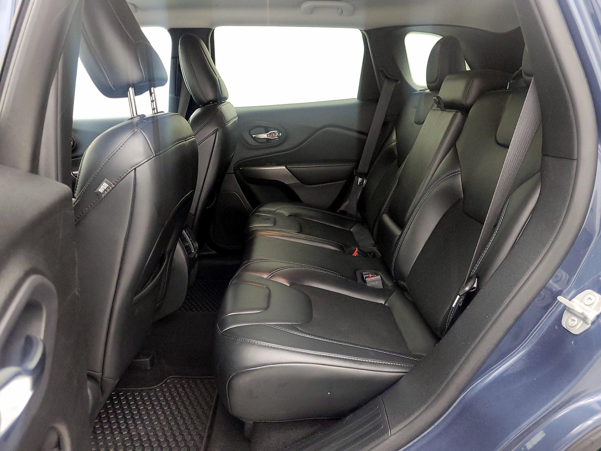 Thumbnail: 2020 Jeep Cherokee - 19