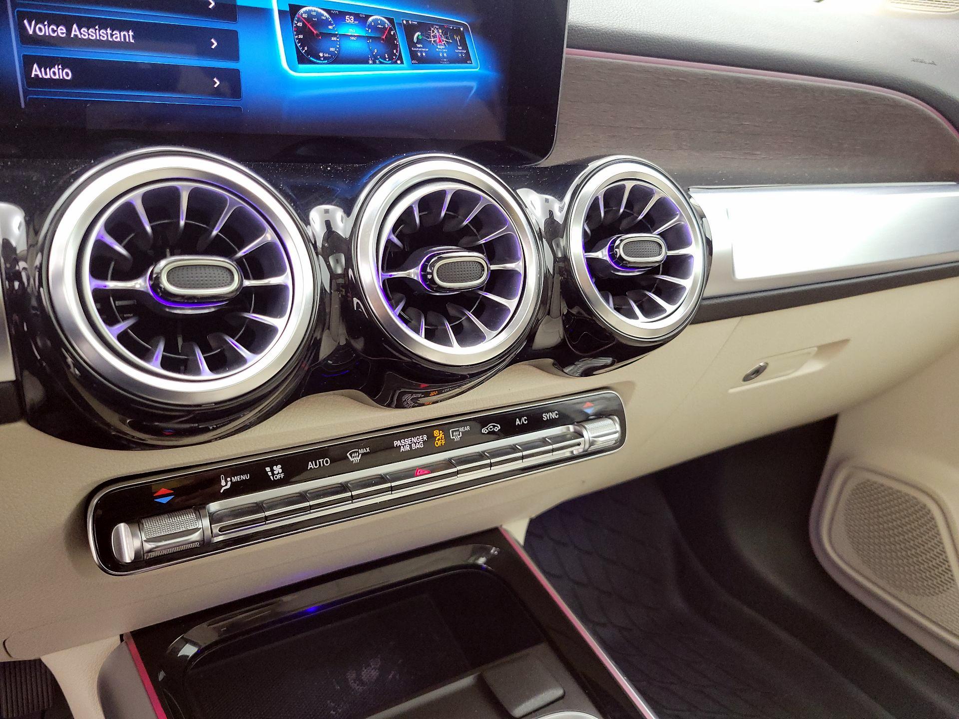 Thumbnail: 2023 Mercedes-Benz GLB - 16