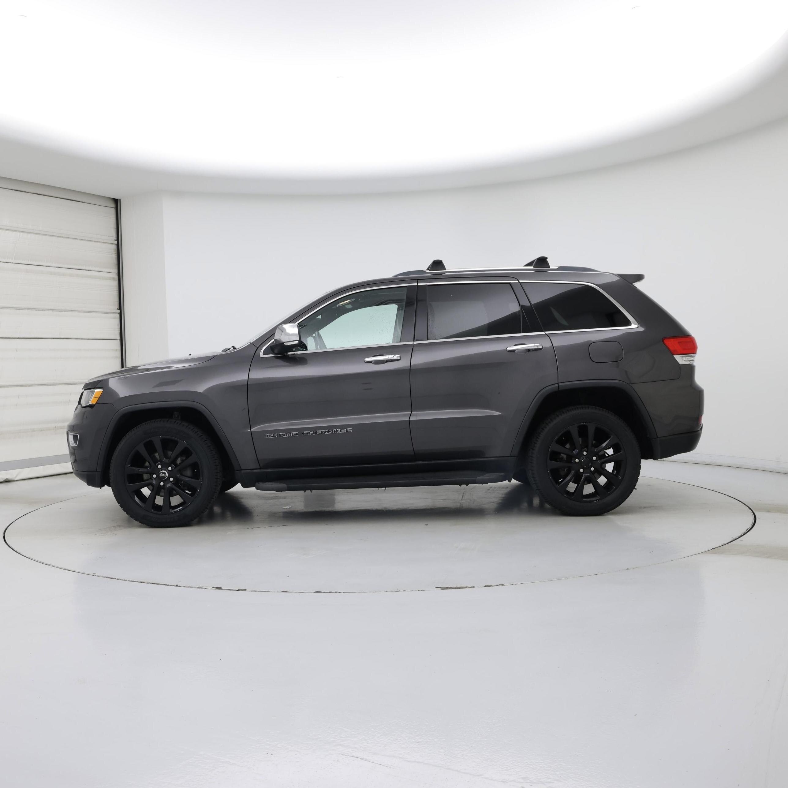 Thumbnail: 2017 Jeep Grand Cherokee - 3