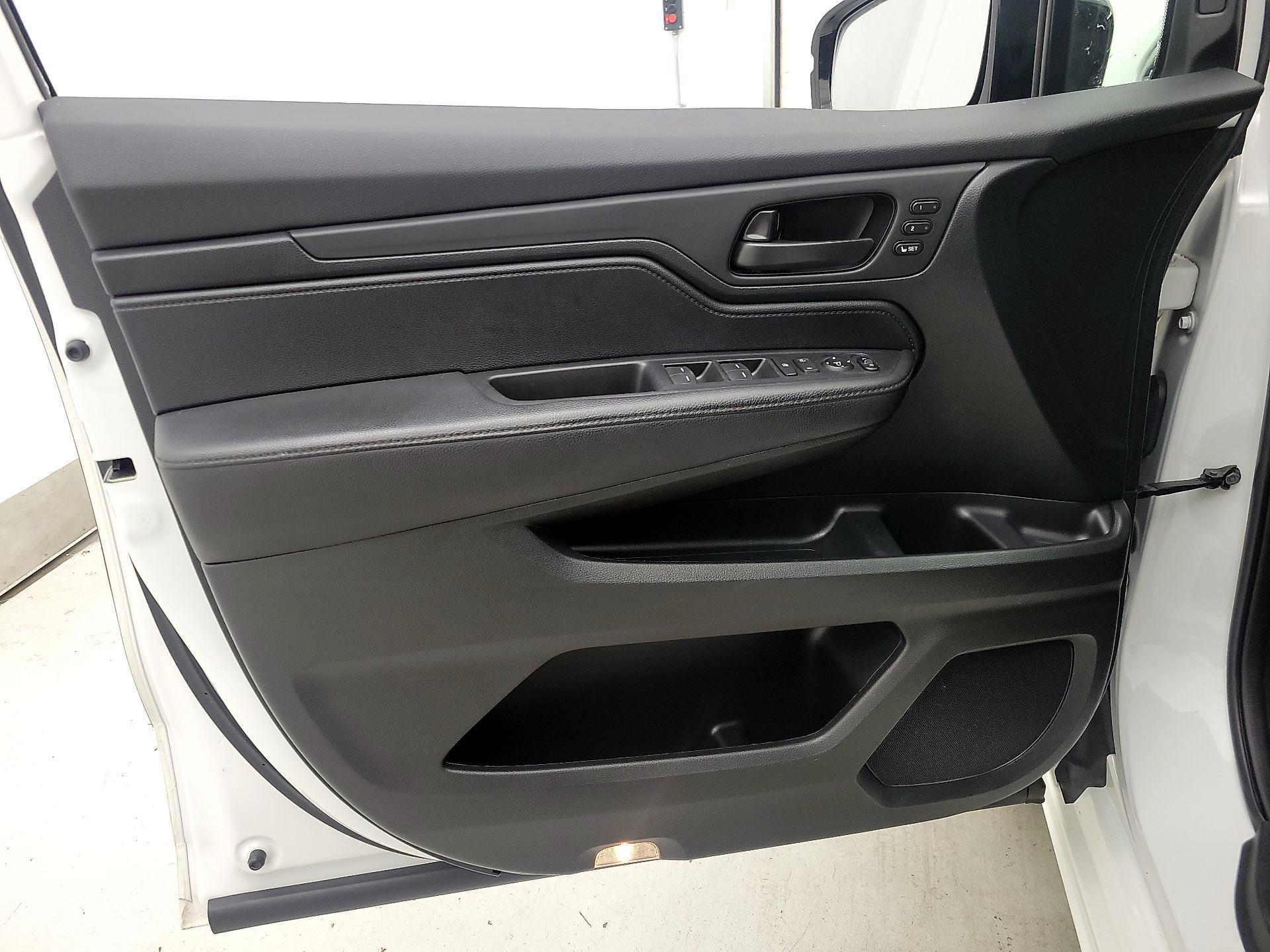 Thumbnail: 2023 Honda Odyssey - 12