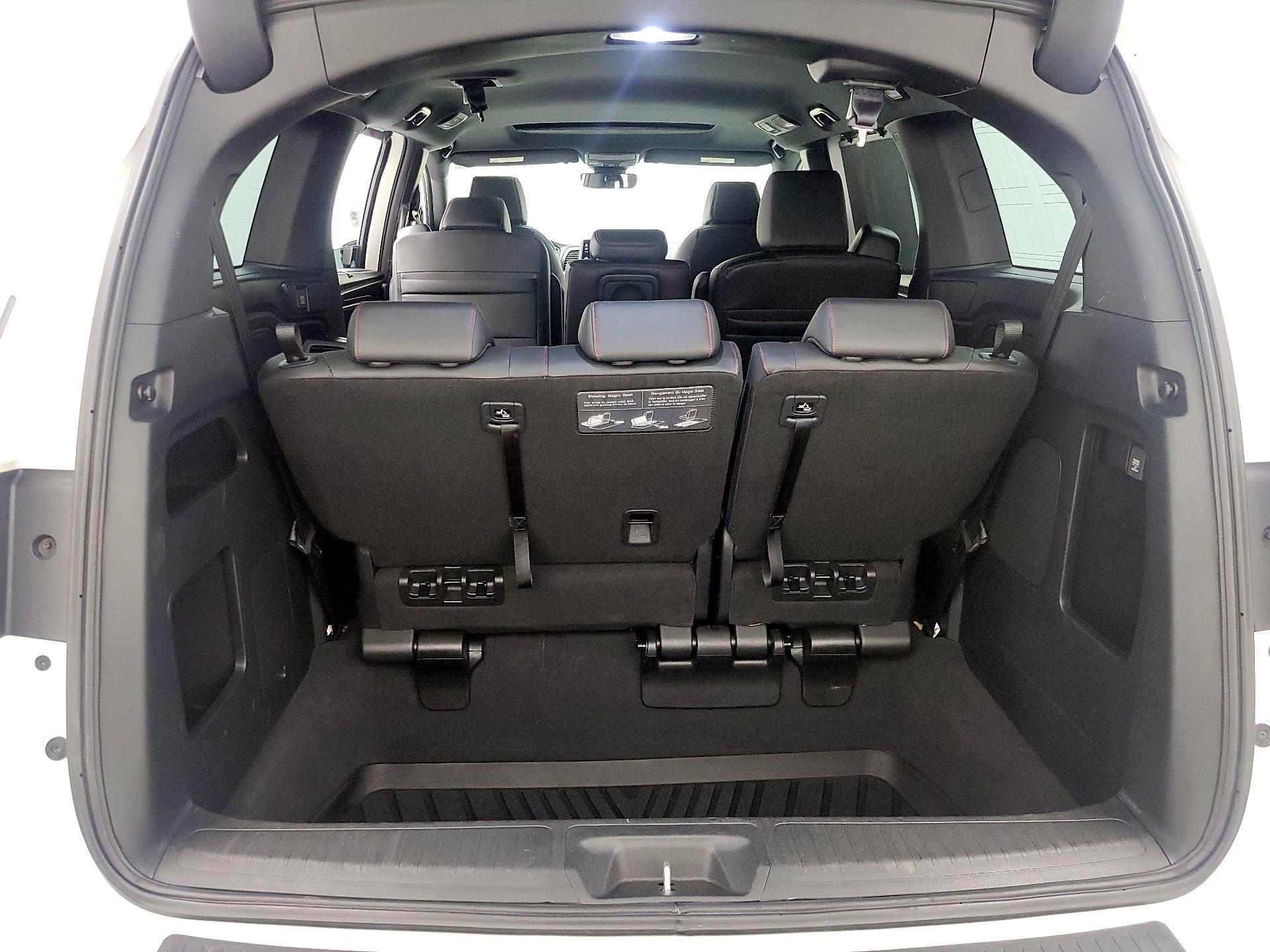 Thumbnail: 2023 Honda Odyssey - 20