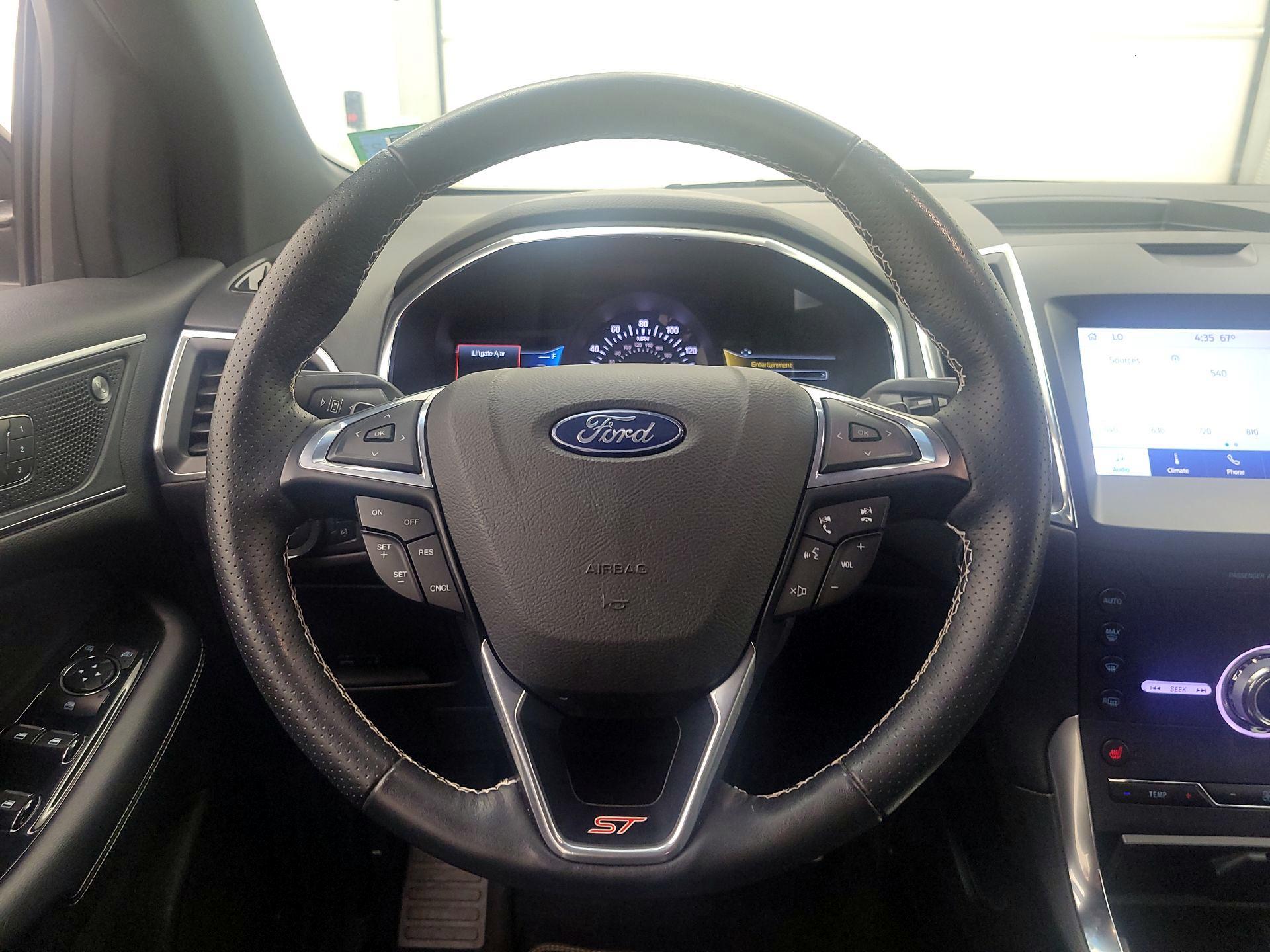 Thumbnail: 2020 Ford Edge - 10