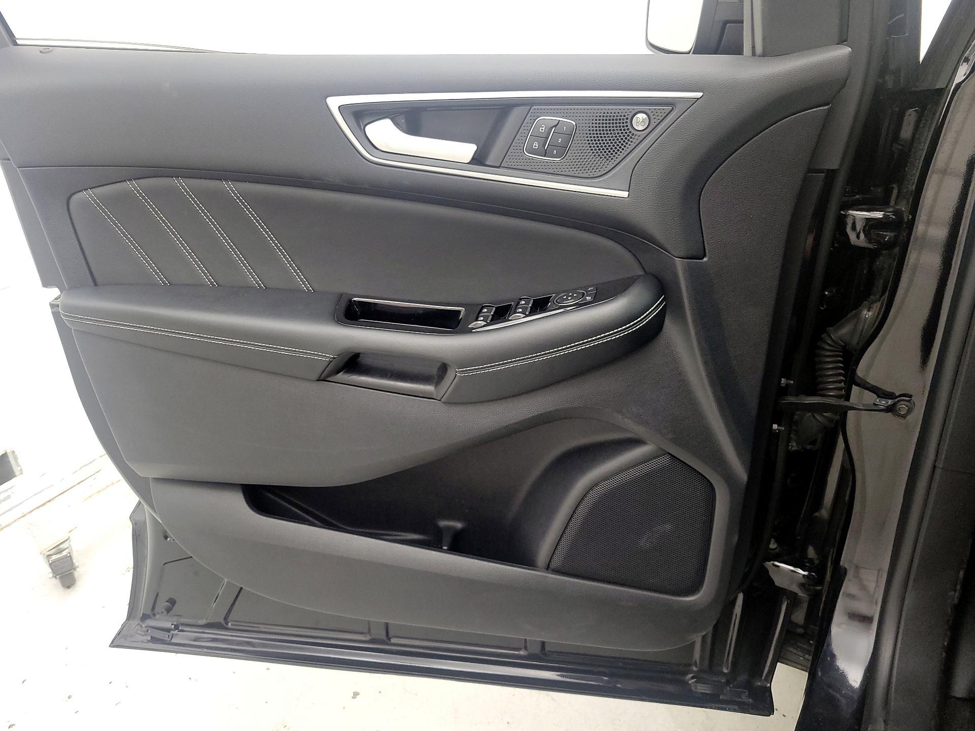 Thumbnail: 2020 Ford Edge - 12