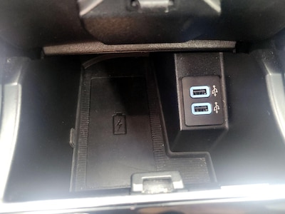 USB/AUX Ports
