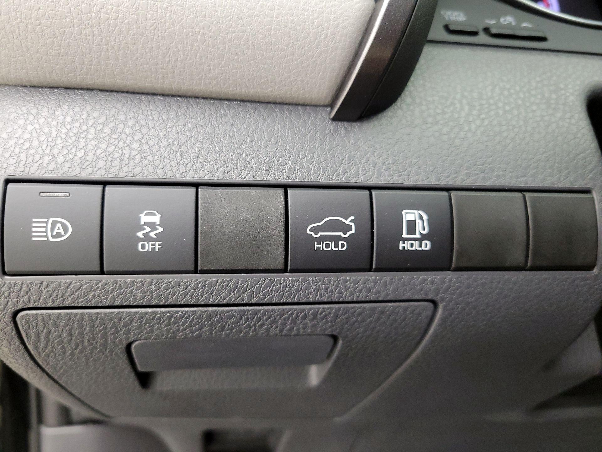 Thumbnail: 2020 Toyota Camry - 13