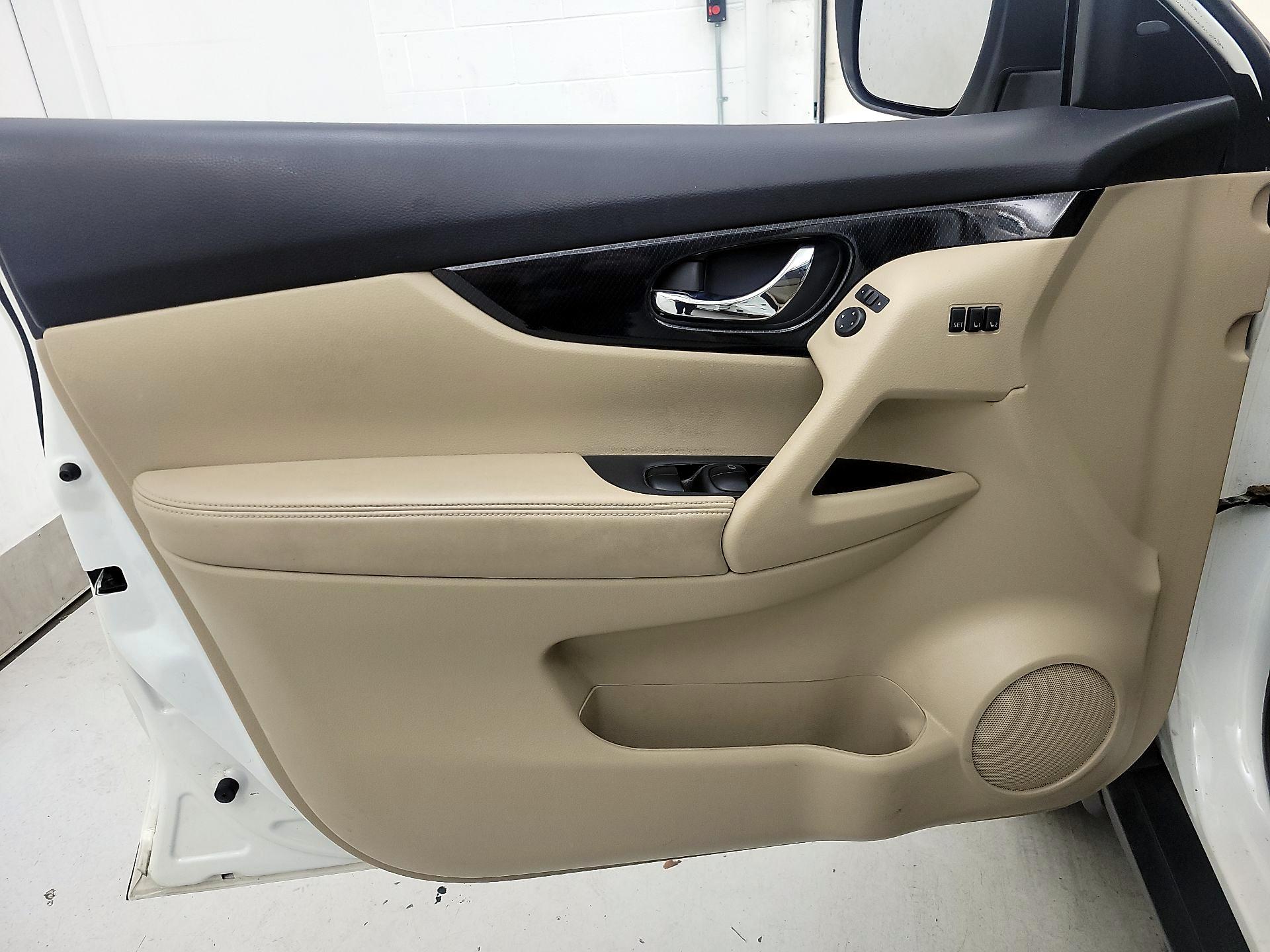 Thumbnail: 2019 Nissan Rogue - 12