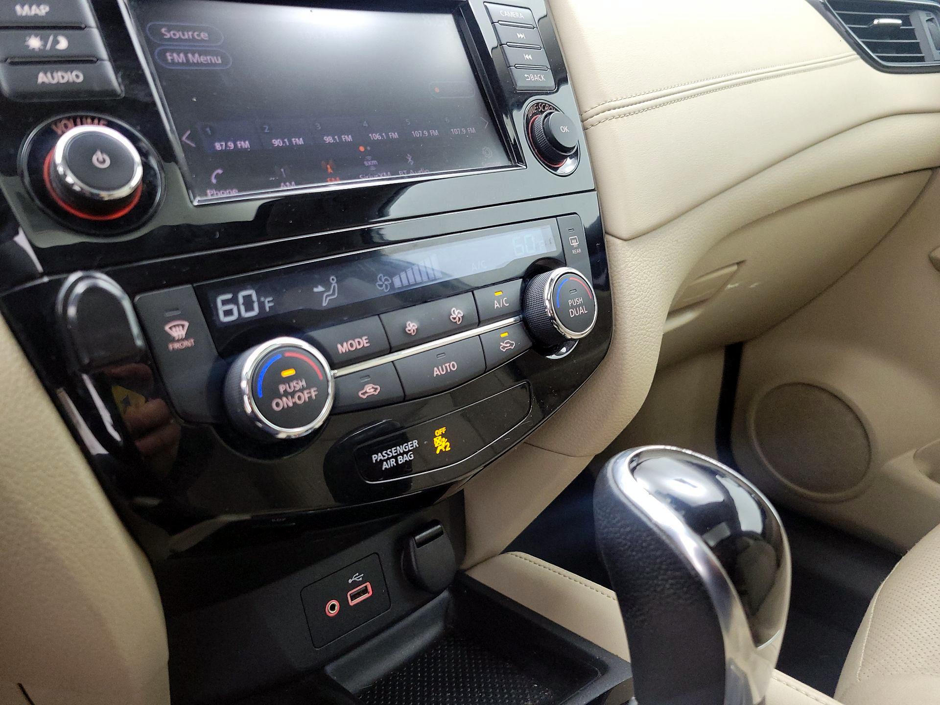 Thumbnail: 2019 Nissan Rogue - 16