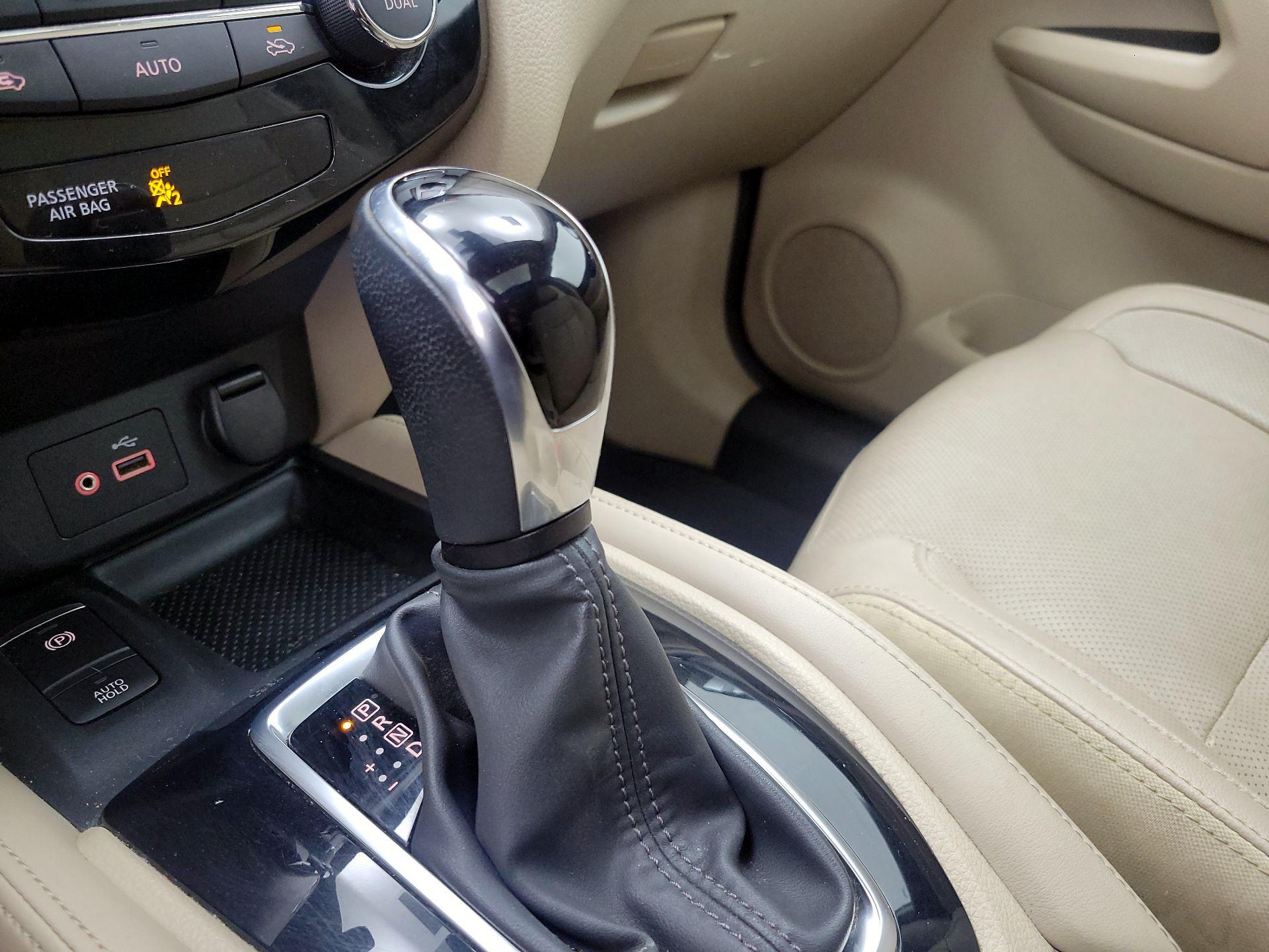 Thumbnail: 2019 Nissan Rogue - 17