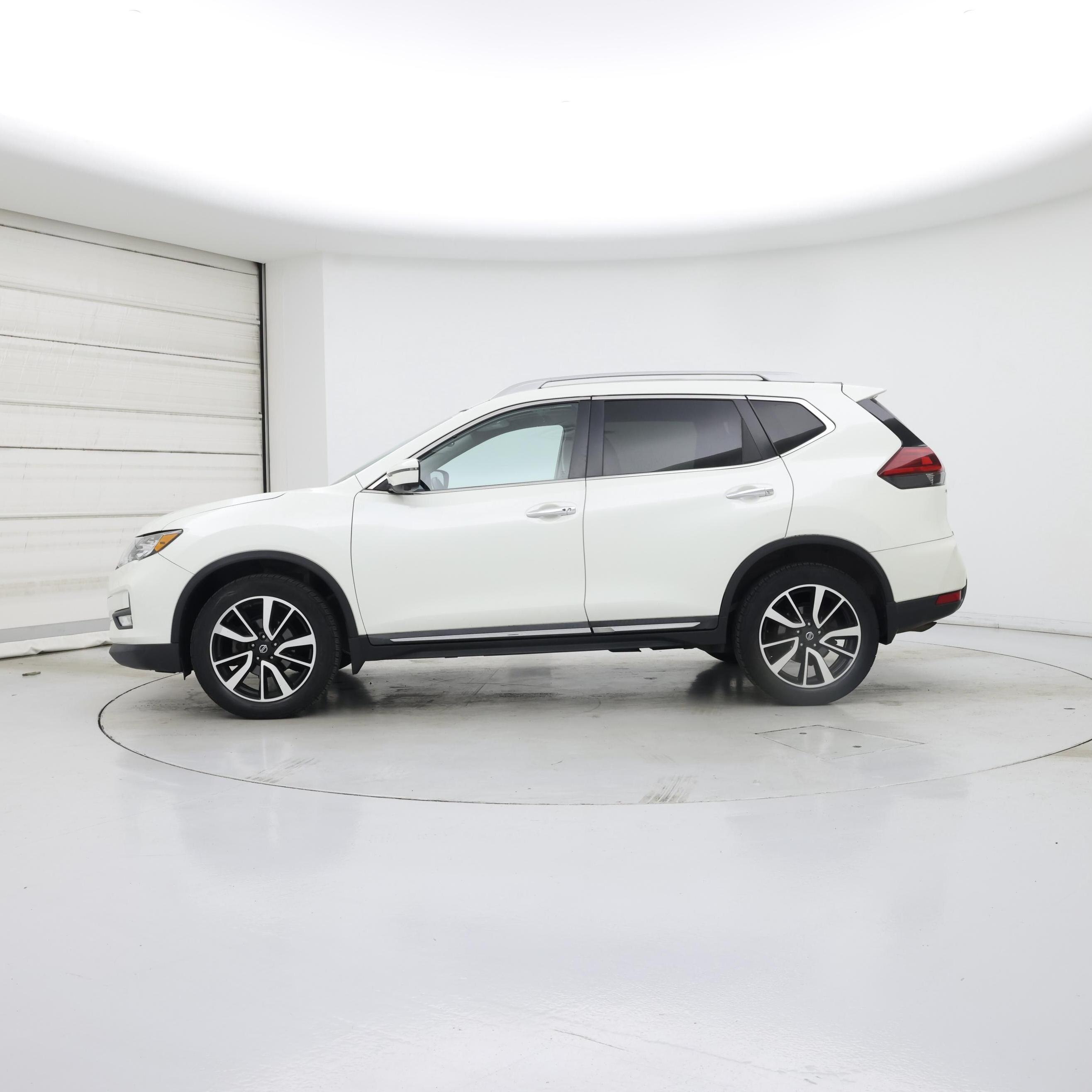 Thumbnail: 2019 Nissan Rogue - 3