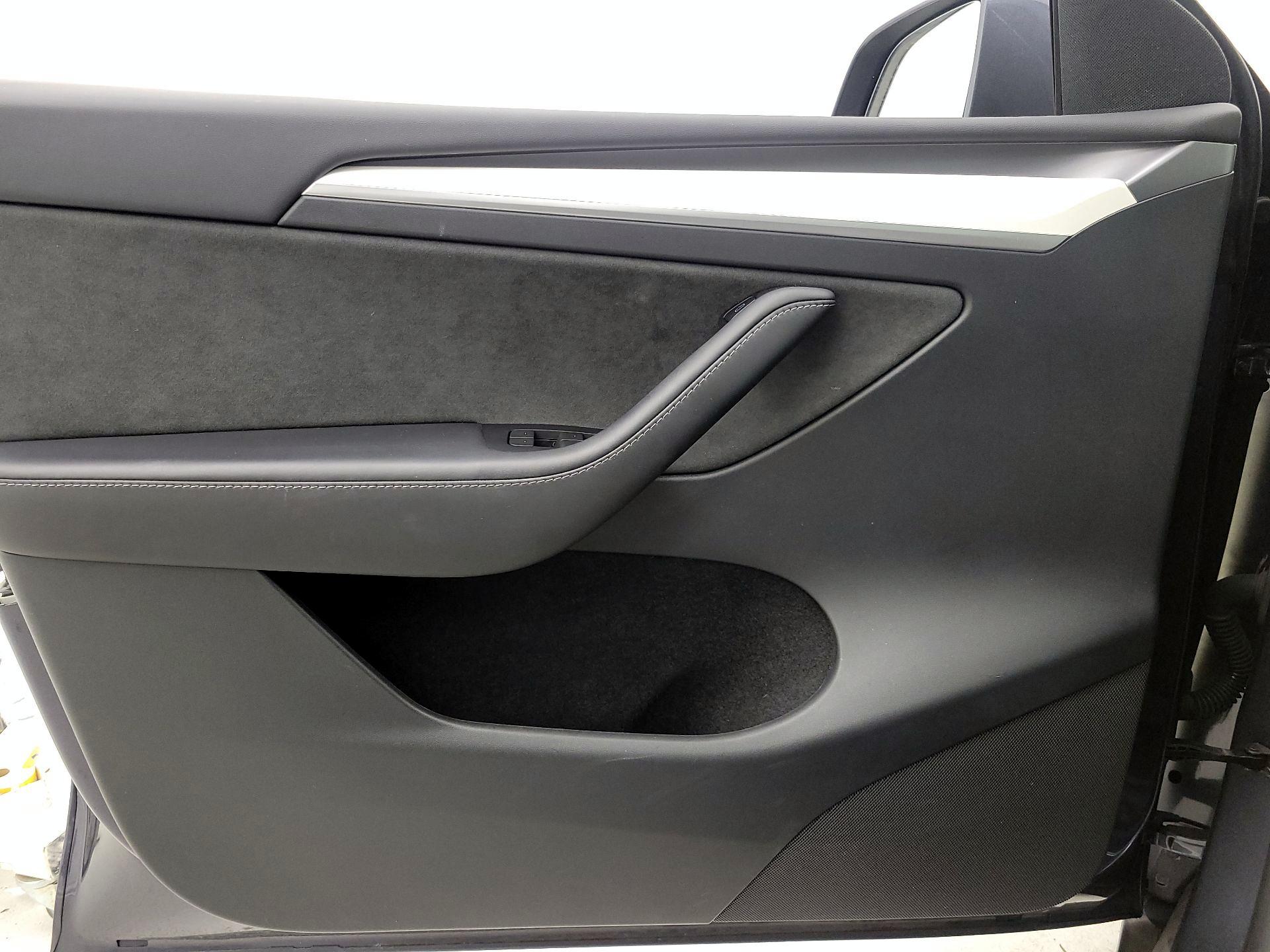 Thumbnail: 2023 Tesla Model Y - 12