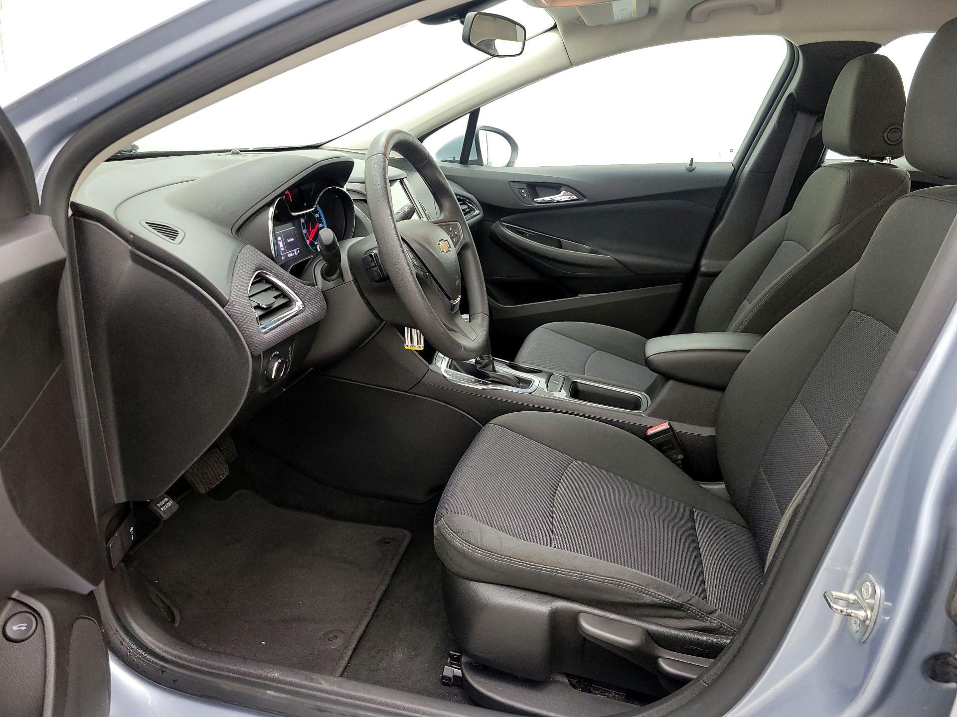 Thumbnail: 2017 Chevrolet Cruze - 11