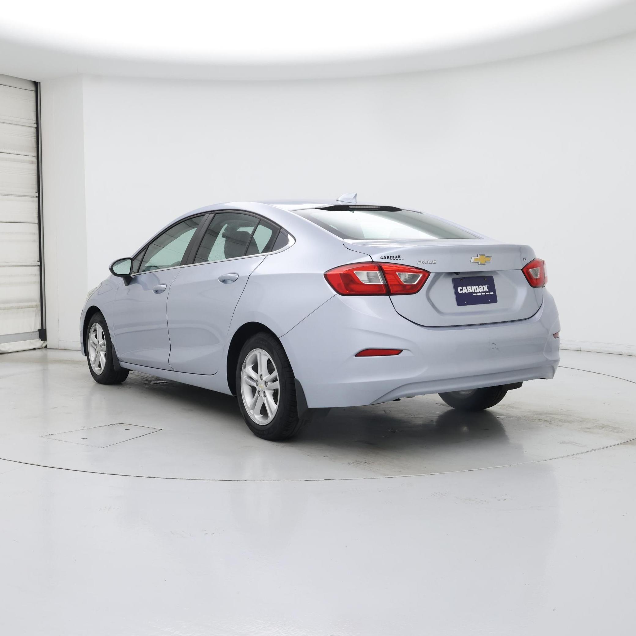 Thumbnail: 2017 Chevrolet Cruze - 2