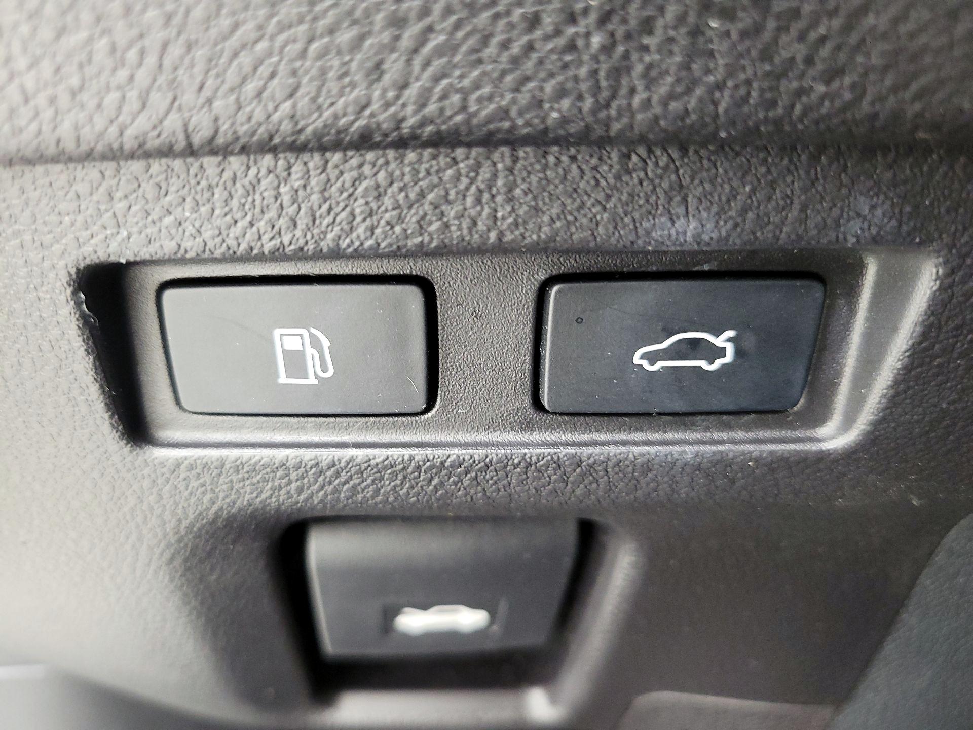 Thumbnail: 2025 Lexus ES - 13