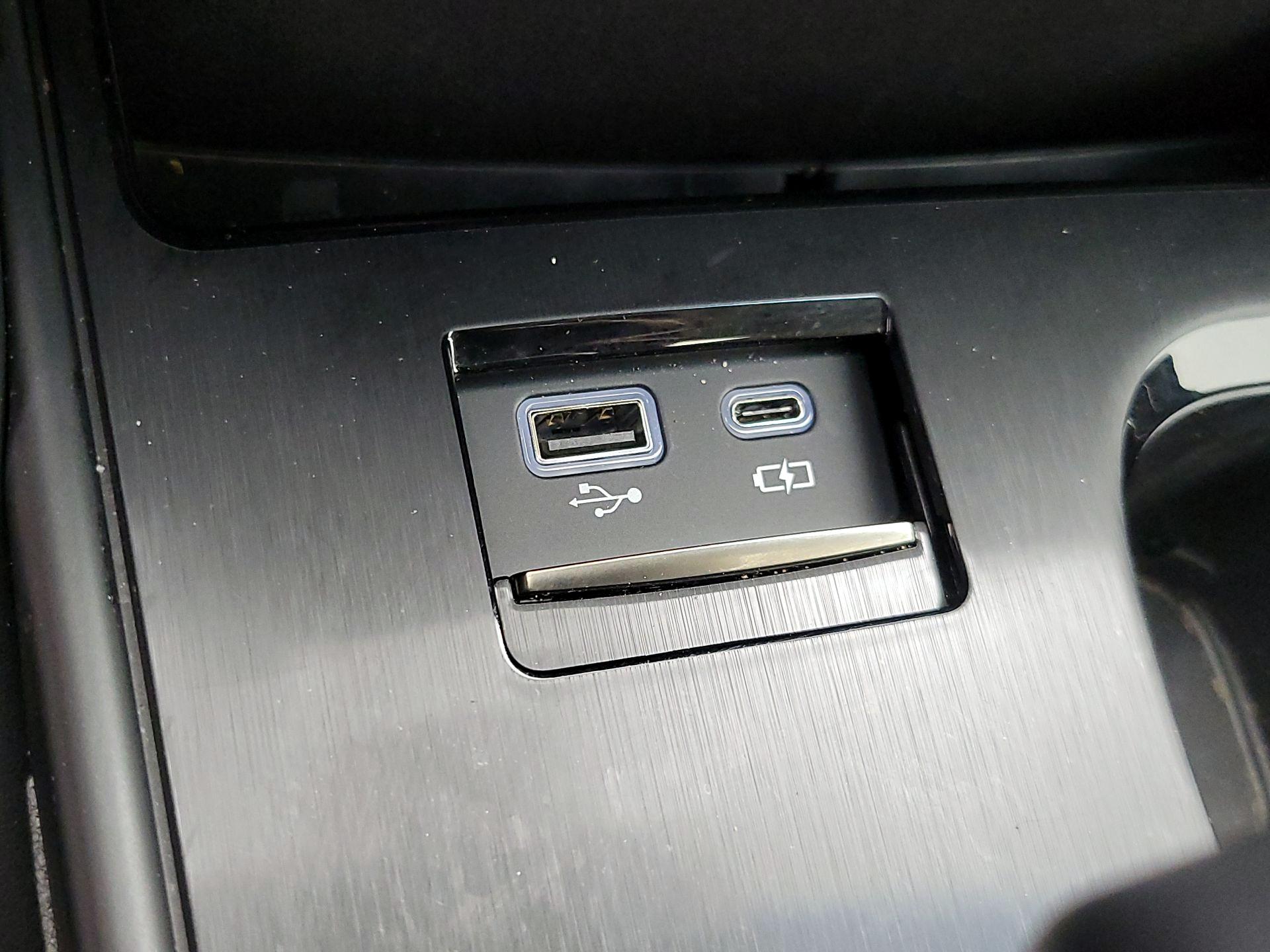 Thumbnail: 2025 Lexus ES - 18