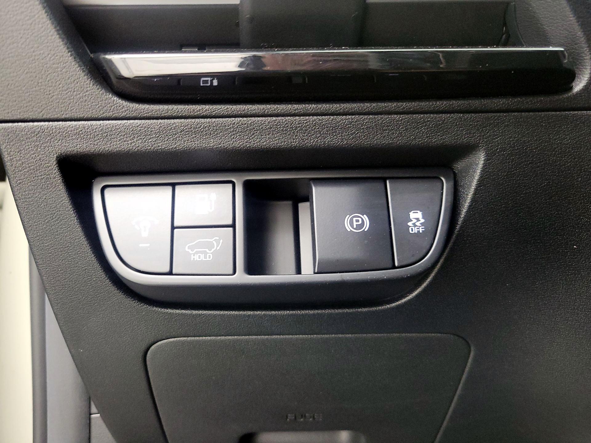 Thumbnail: 2022 Kia EV6 - 13