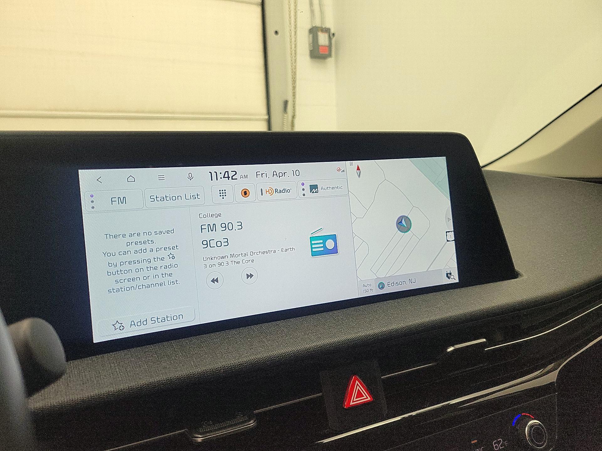 Thumbnail: 2022 Kia EV6 - 15