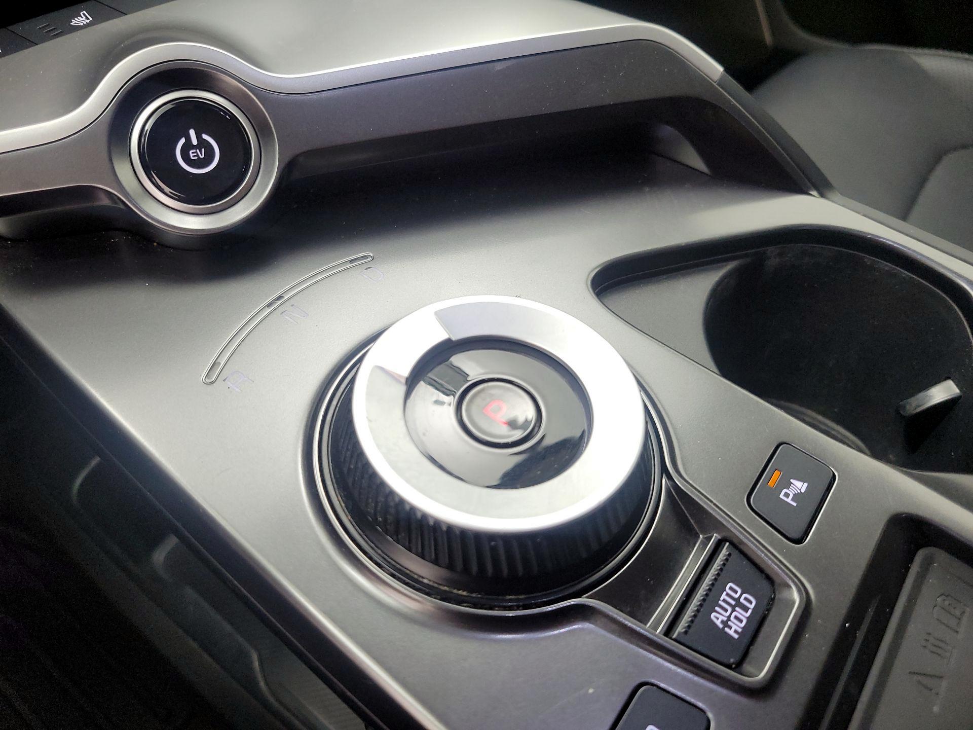 Thumbnail: 2022 Kia EV6 - 17