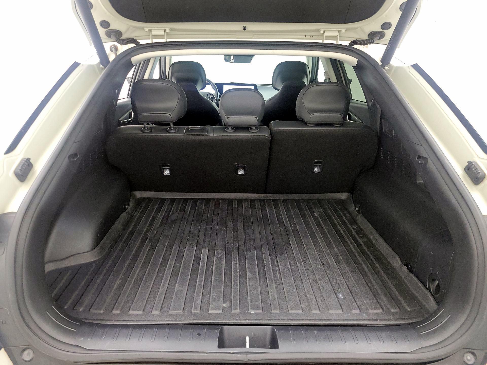 Thumbnail: 2022 Kia EV6 - 19