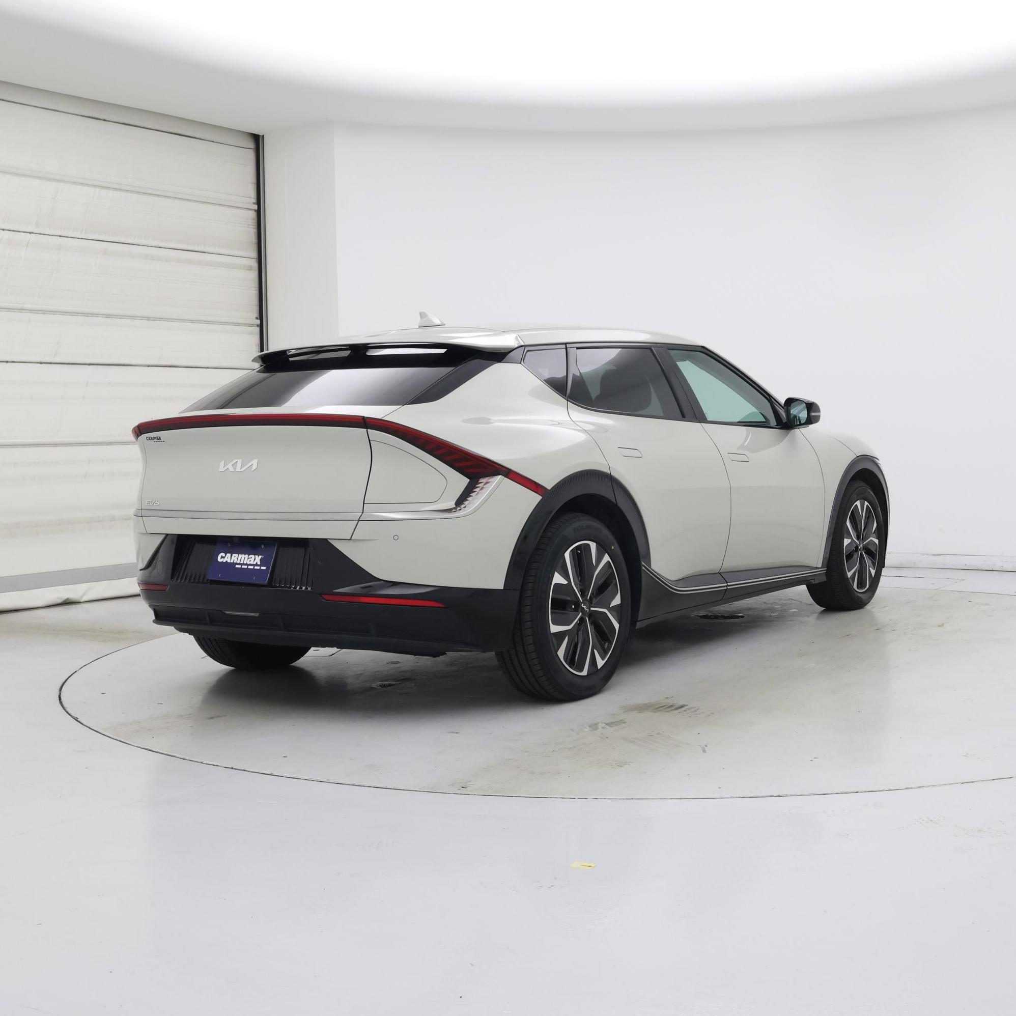 Thumbnail: 2022 Kia EV6 - 8