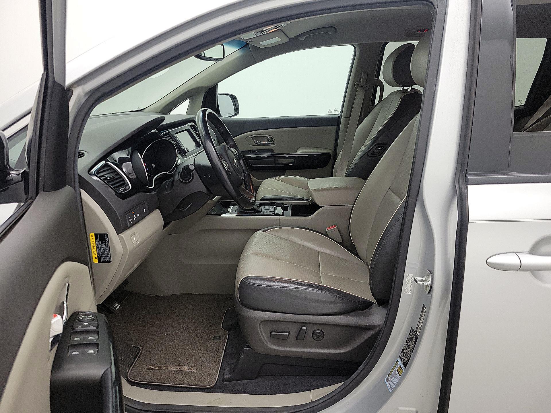 Thumbnail: 2017 Kia Sedona - 11