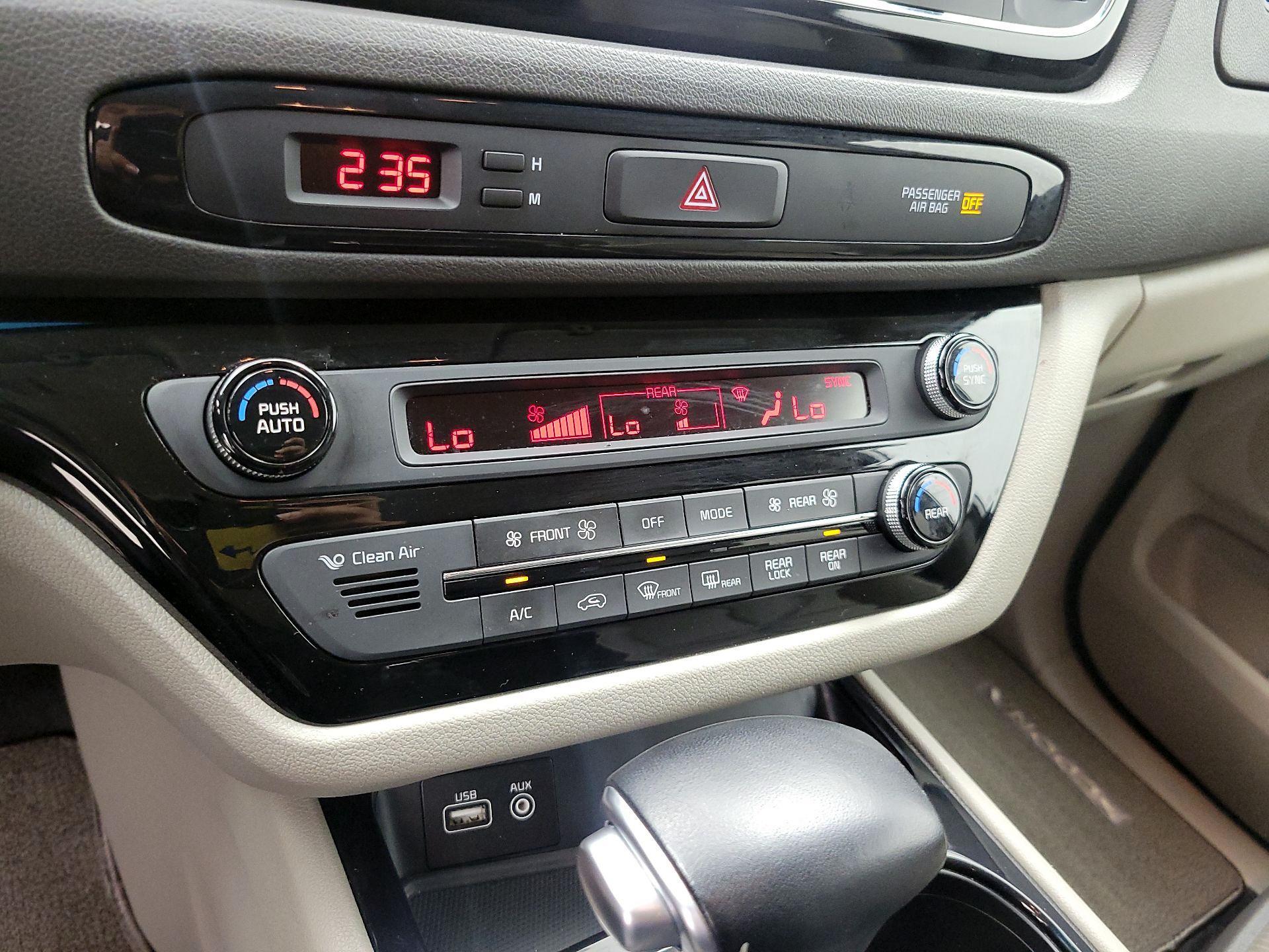 Thumbnail: 2017 Kia Sedona - 16