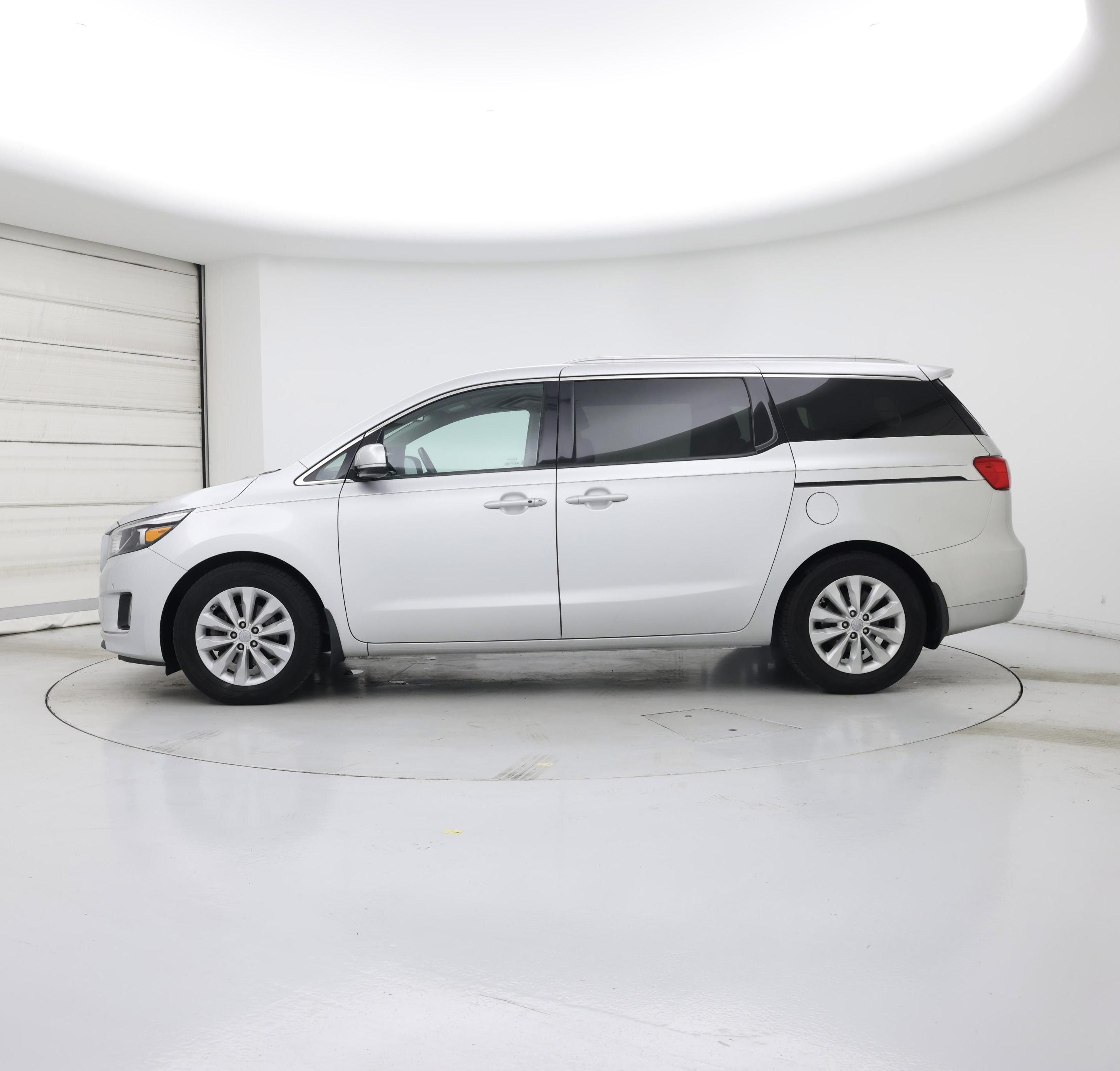 Thumbnail: 2017 Kia Sedona - 3