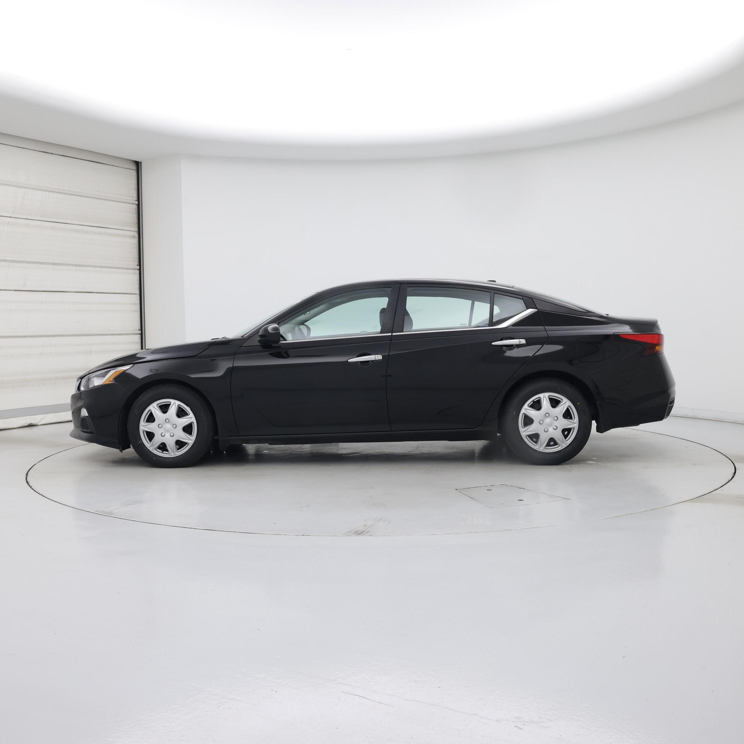 Thumbnail: 2020 Nissan Altima - 3