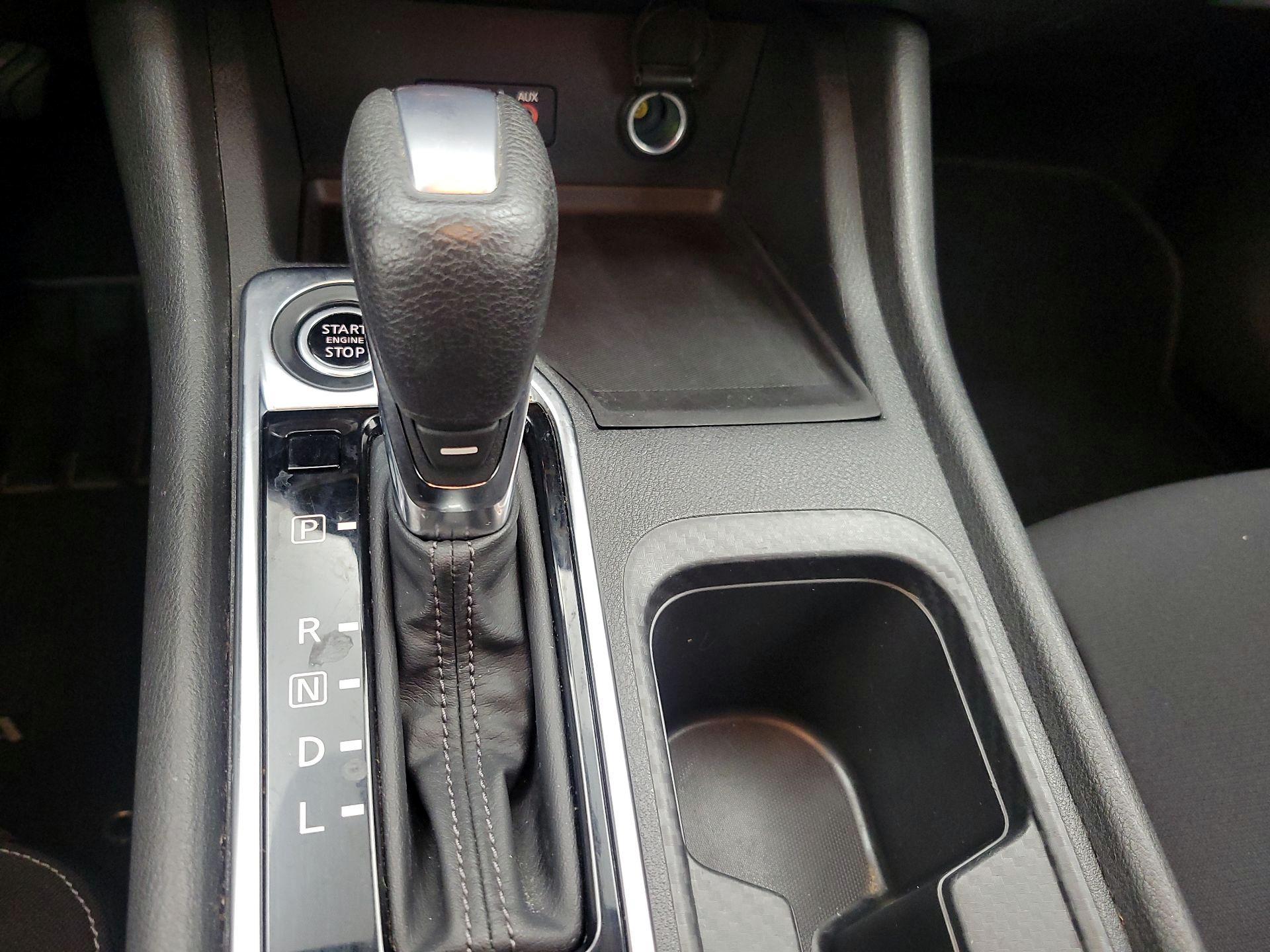 Thumbnail: 2020 Nissan Sentra - 17