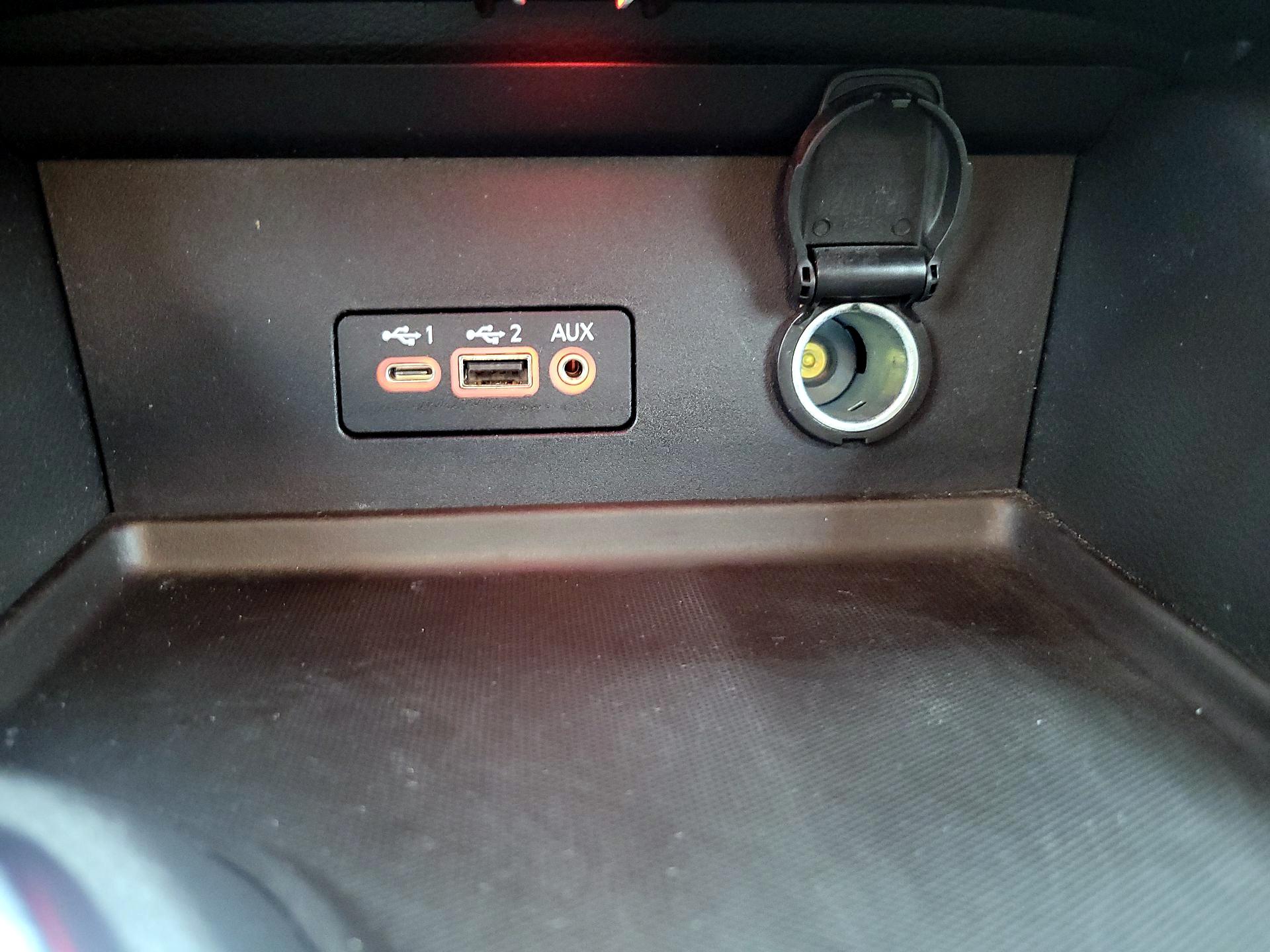 Thumbnail: 2020 Nissan Sentra - 18