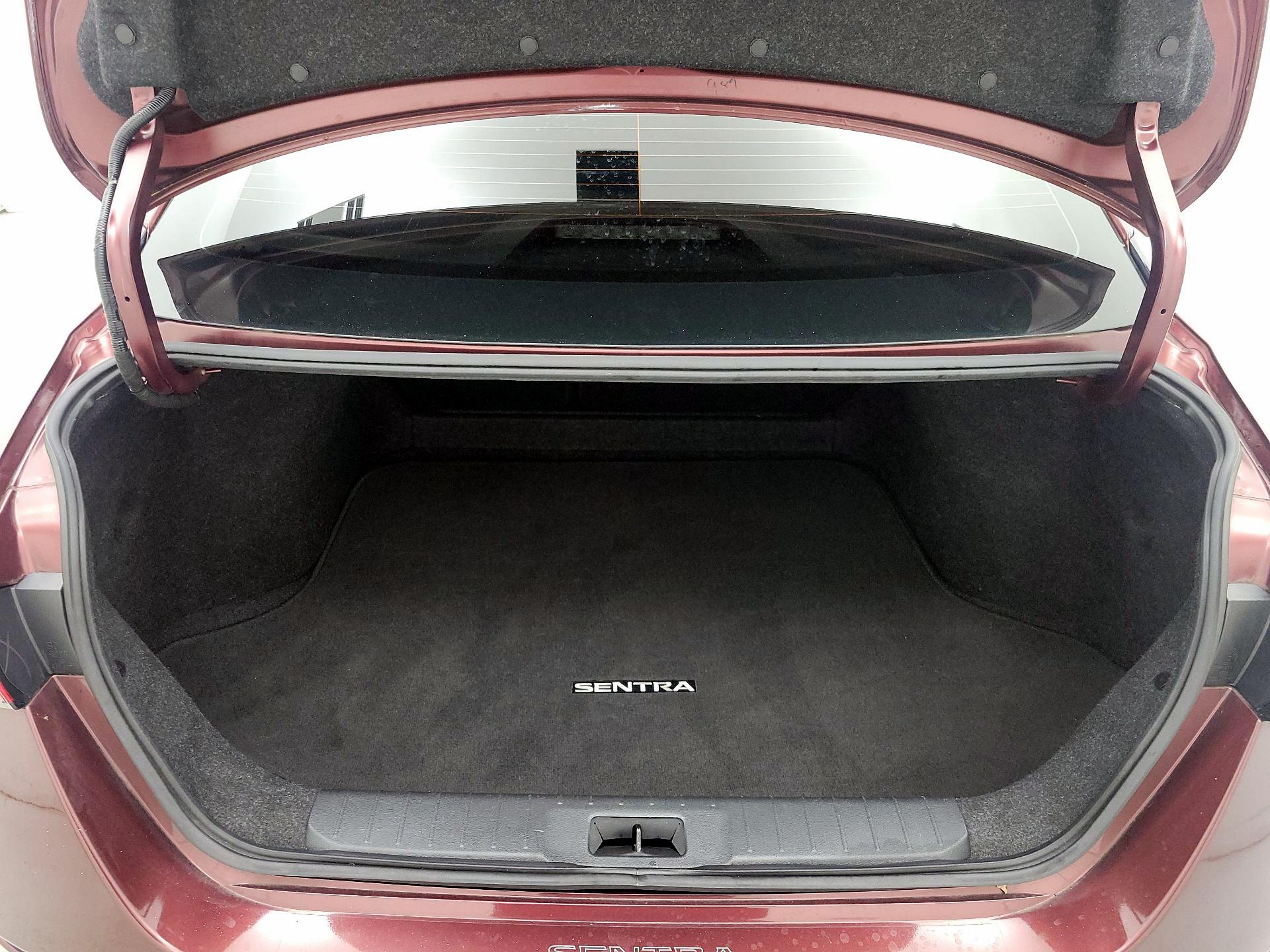 Thumbnail: 2020 Nissan Sentra - 20