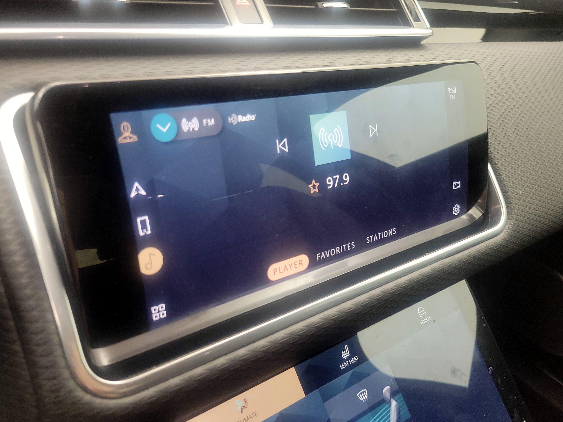 Thumbnail: 2021 Land Rover Range Rover Velar - 16
