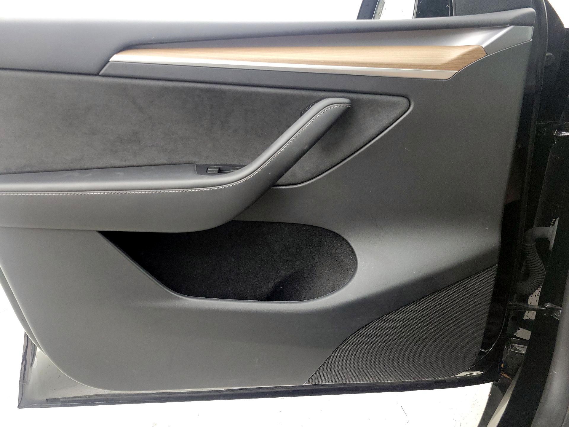 Thumbnail: 2023 Tesla Model Y - 12