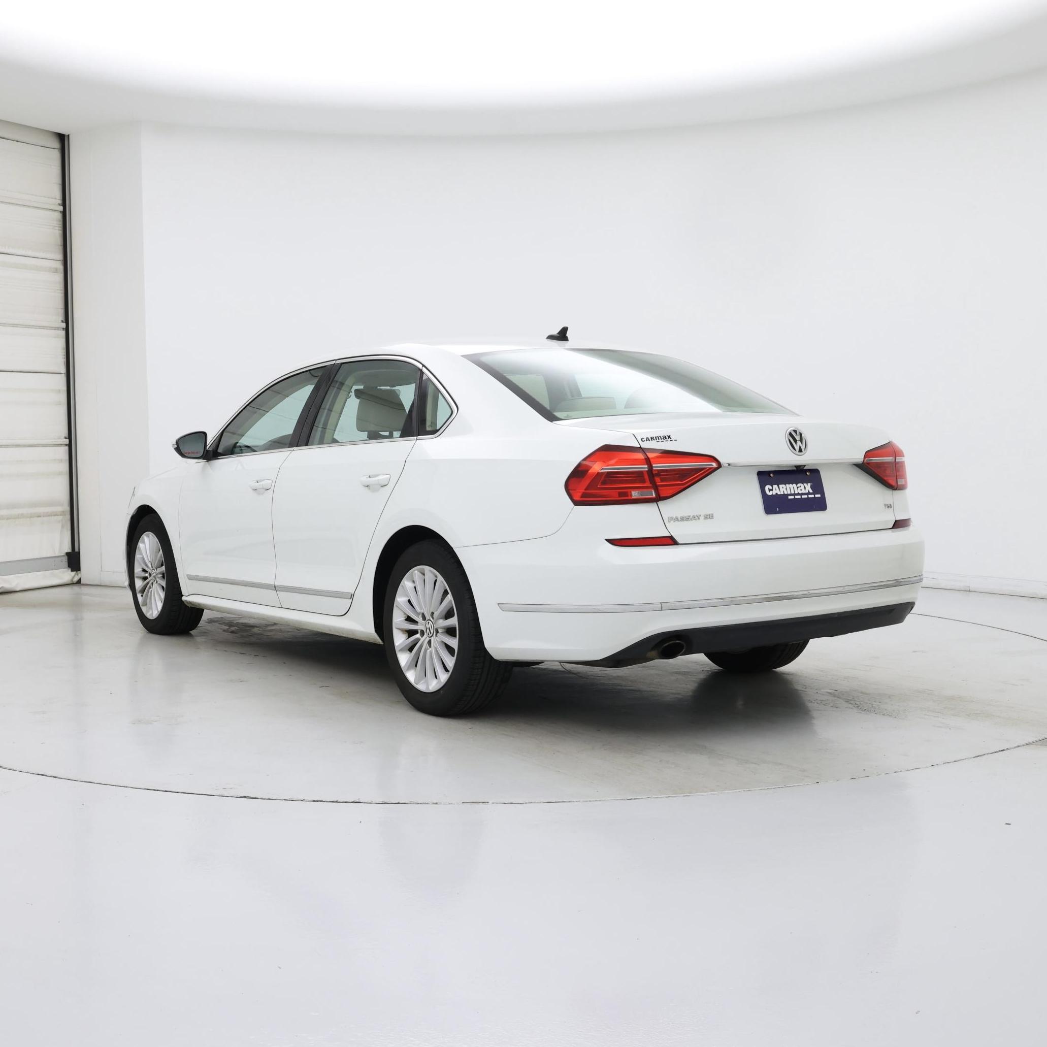 Thumbnail: 2016 Volkswagen Passat - 2