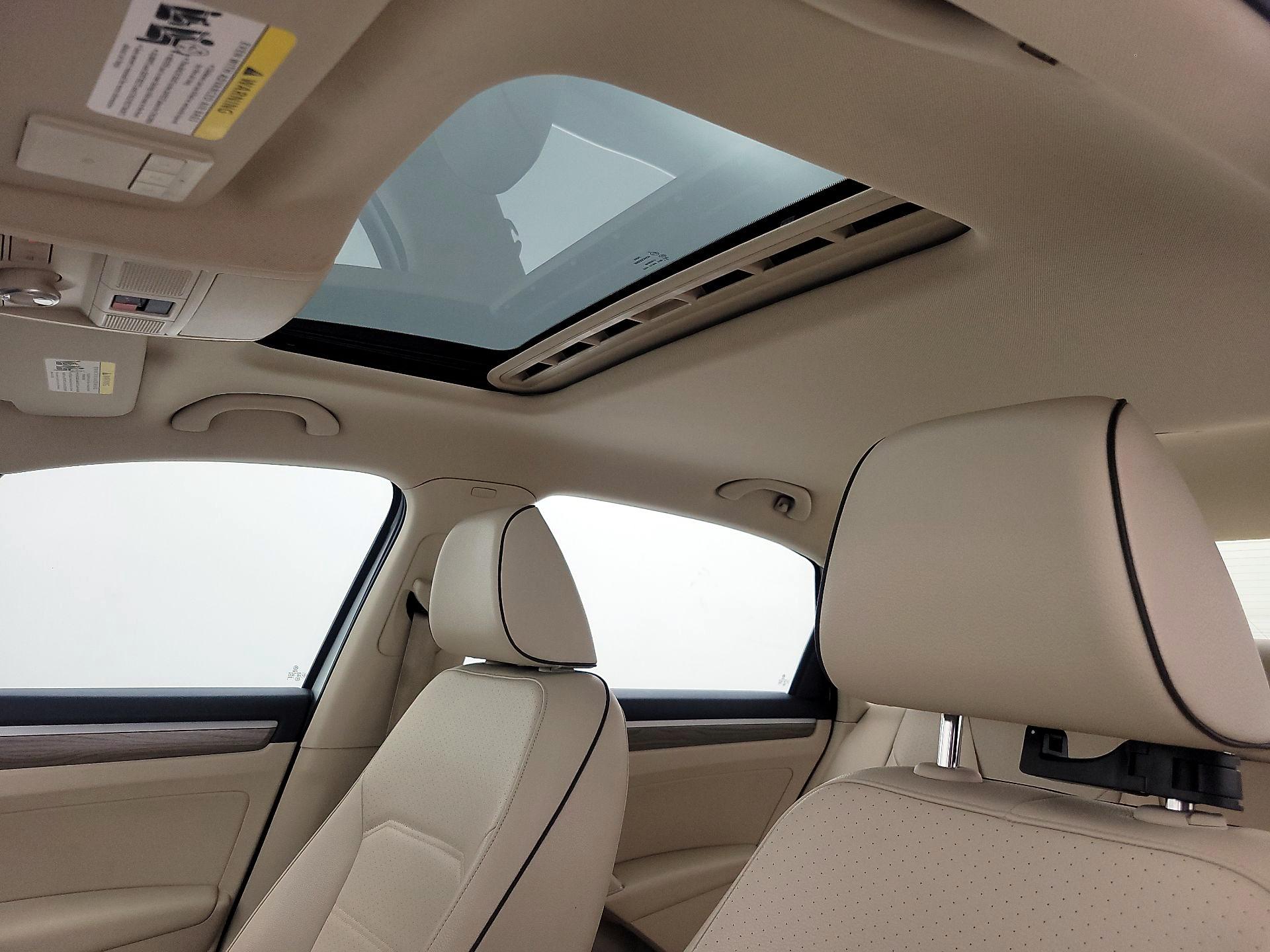 Thumbnail: 2016 Volkswagen Passat - 20