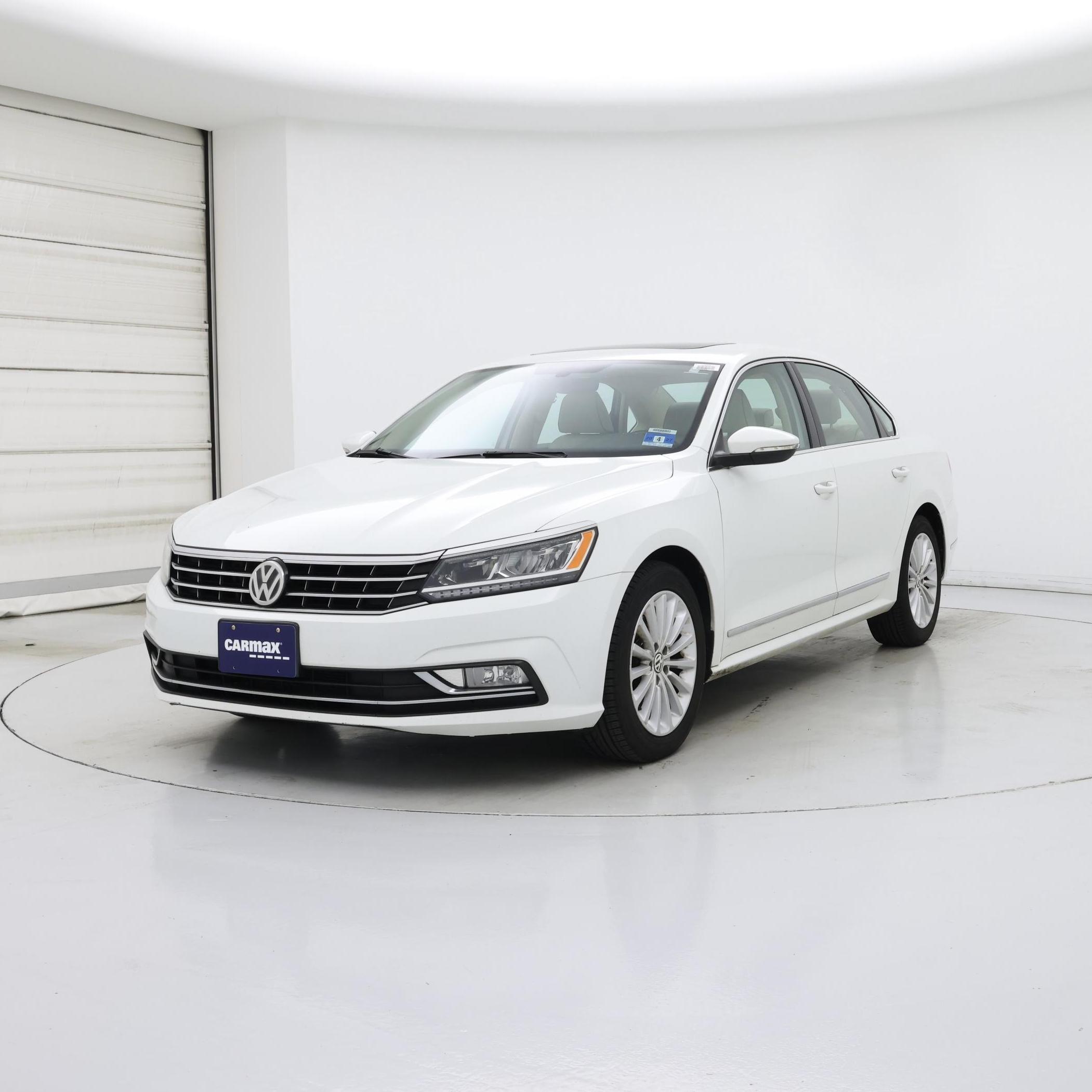 Thumbnail: 2016 Volkswagen Passat - 4