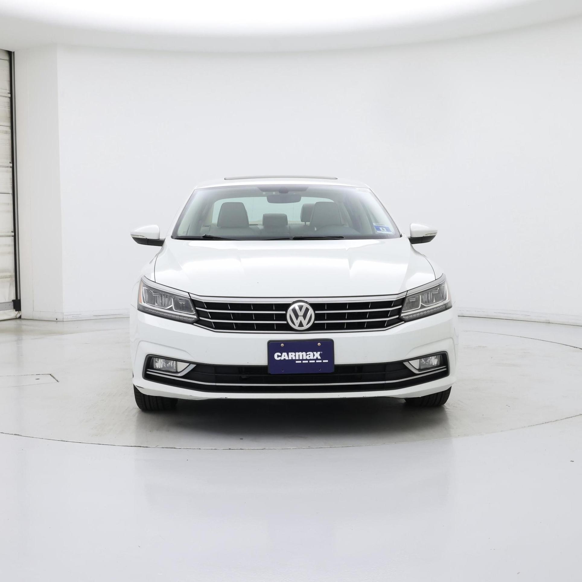 Thumbnail: 2016 Volkswagen Passat - 5
