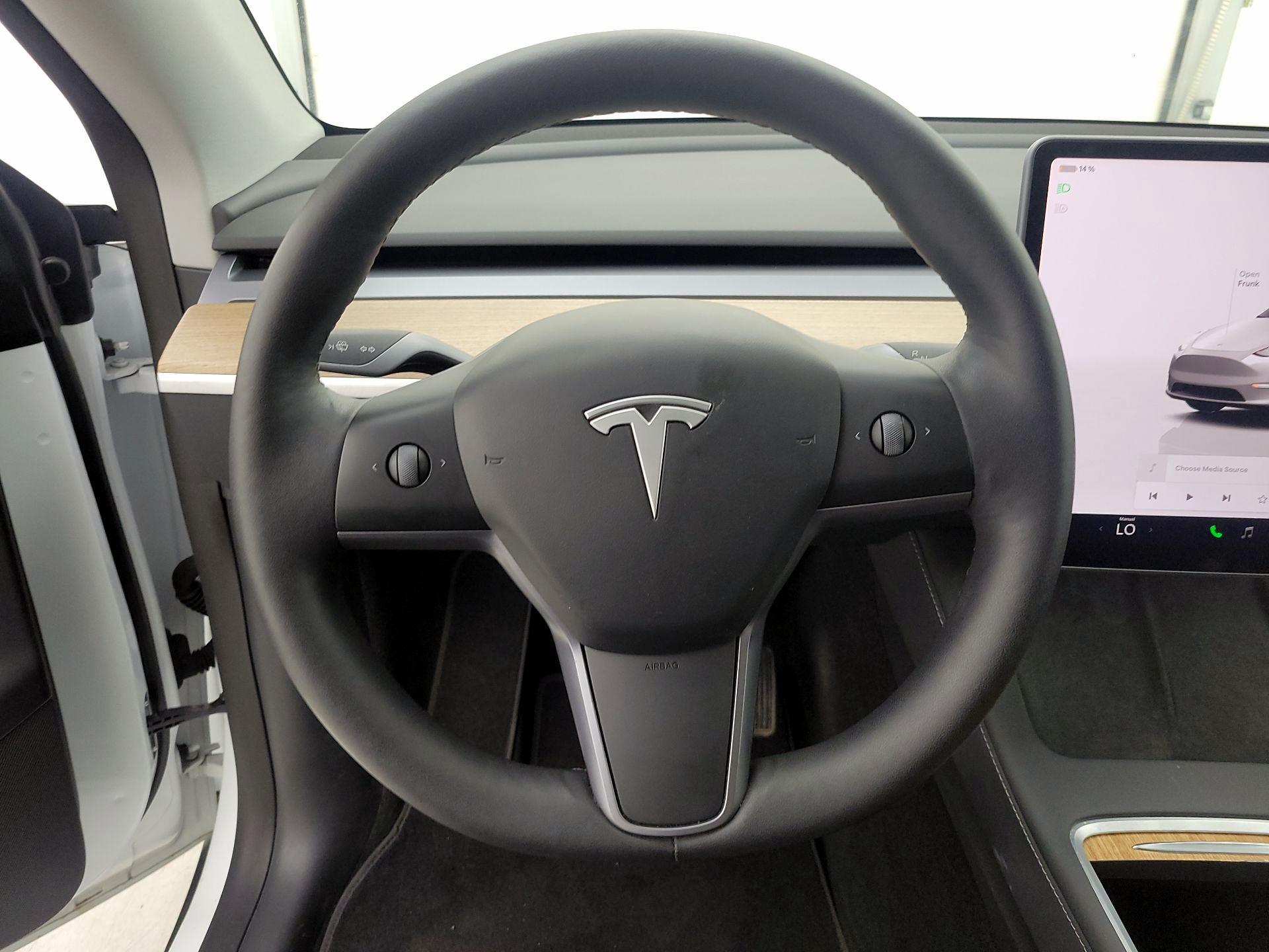 Thumbnail: 2023 Tesla Model Y - 10