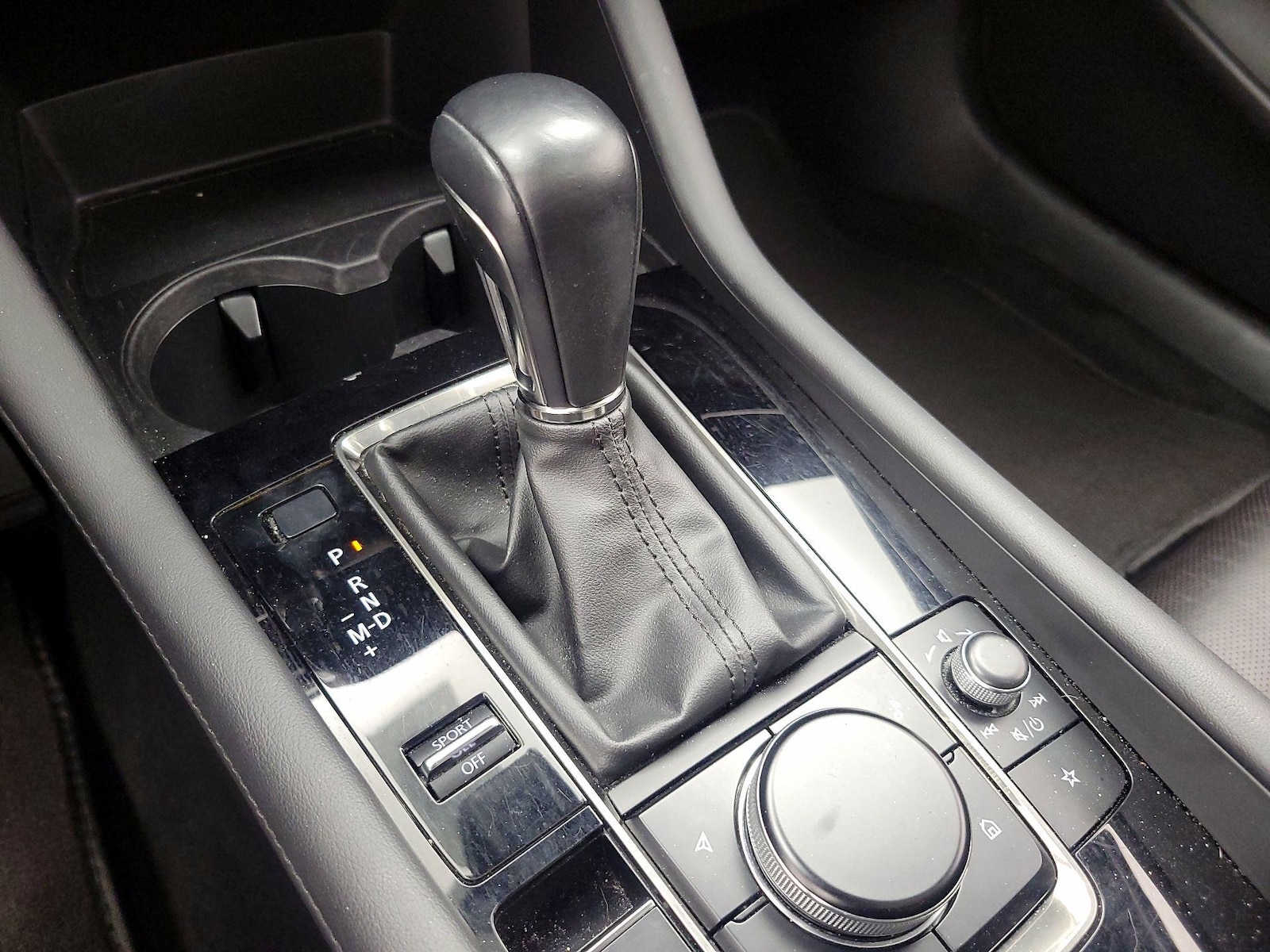 2023 Mazda Mazda3 Premium - Photo 18