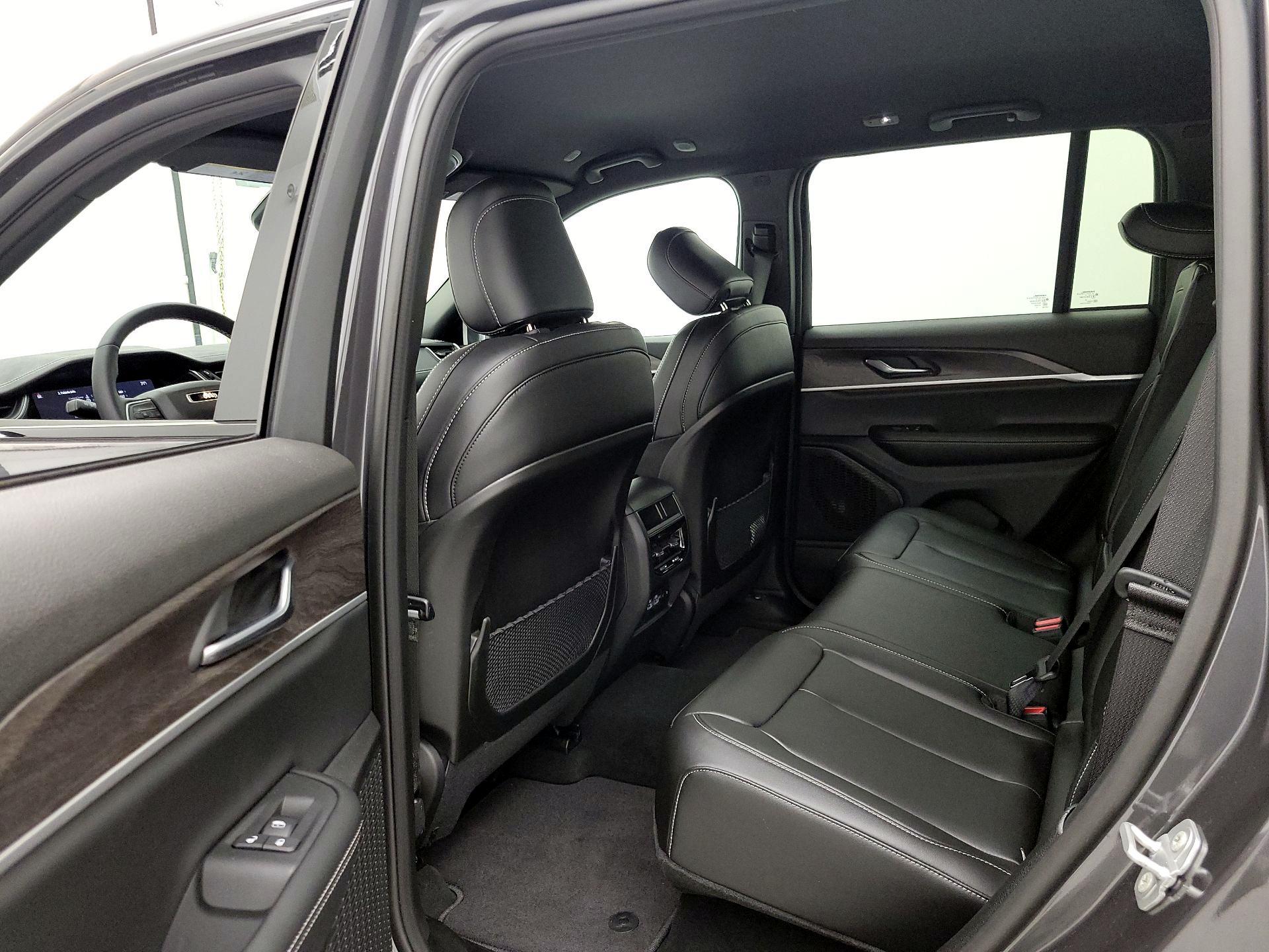 Thumbnail: 2025 Jeep Grand Cherokee - 10