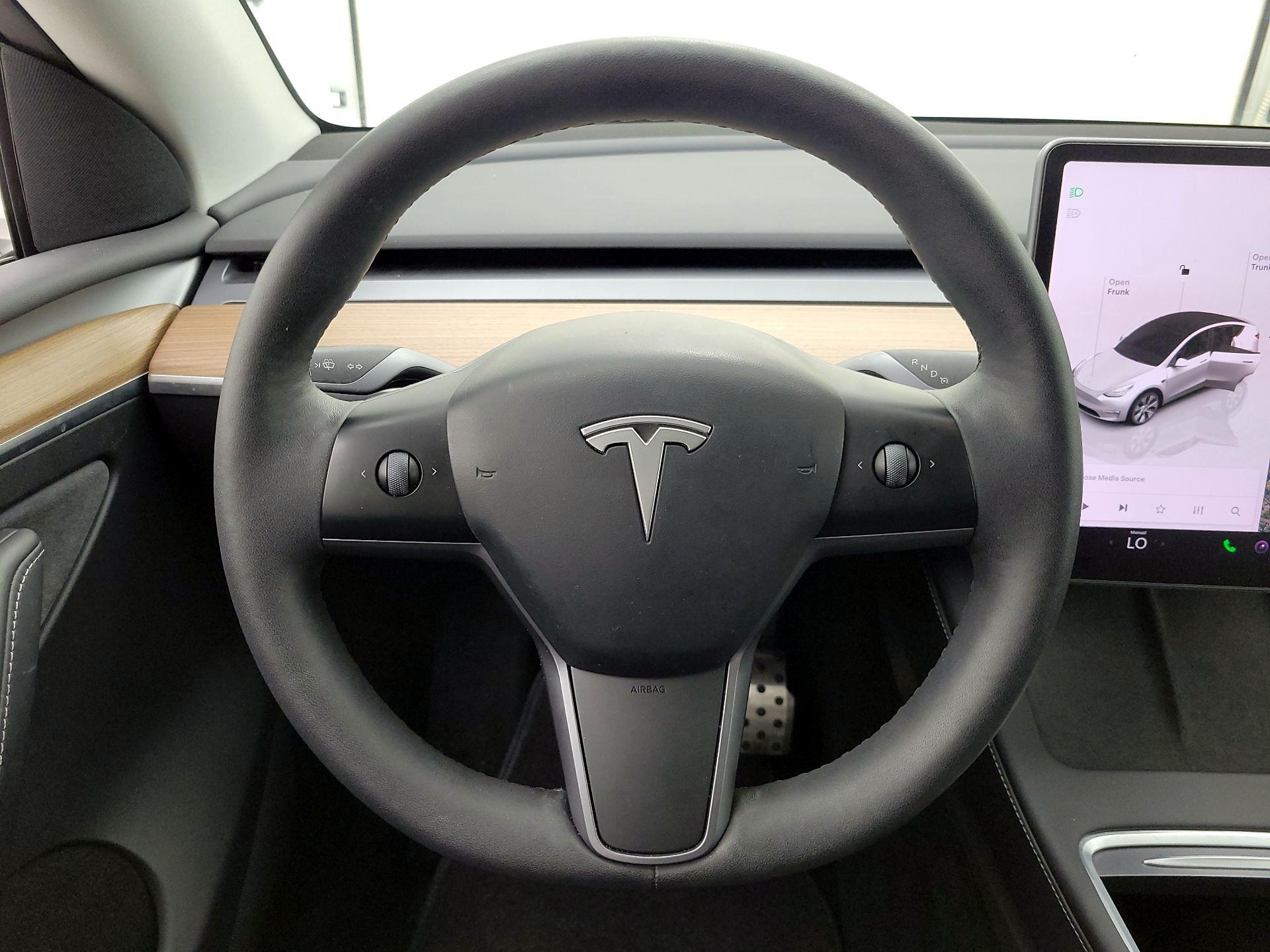 Thumbnail: 2023 Tesla Model Y - 10