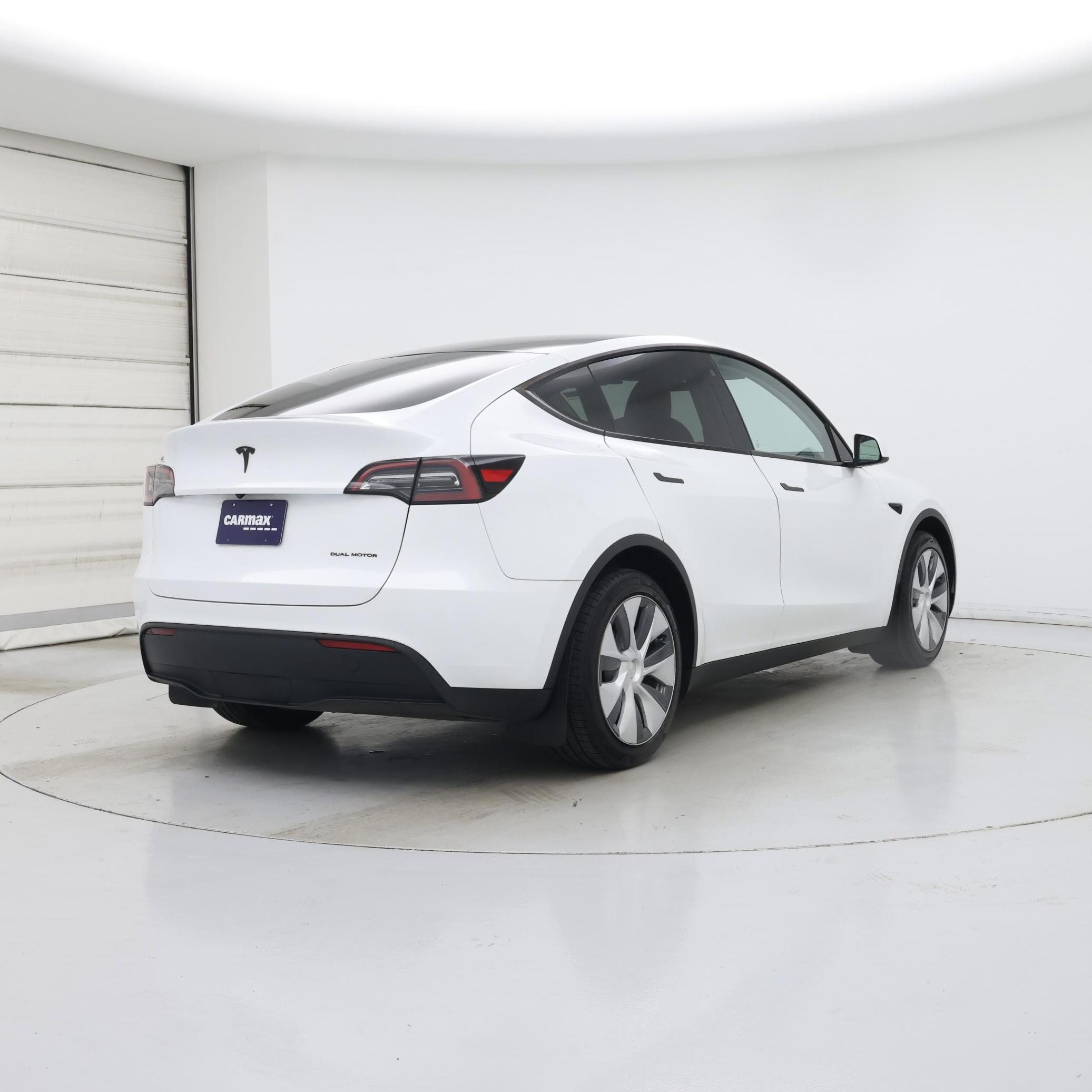 Thumbnail: 2023 Tesla Model Y - 8