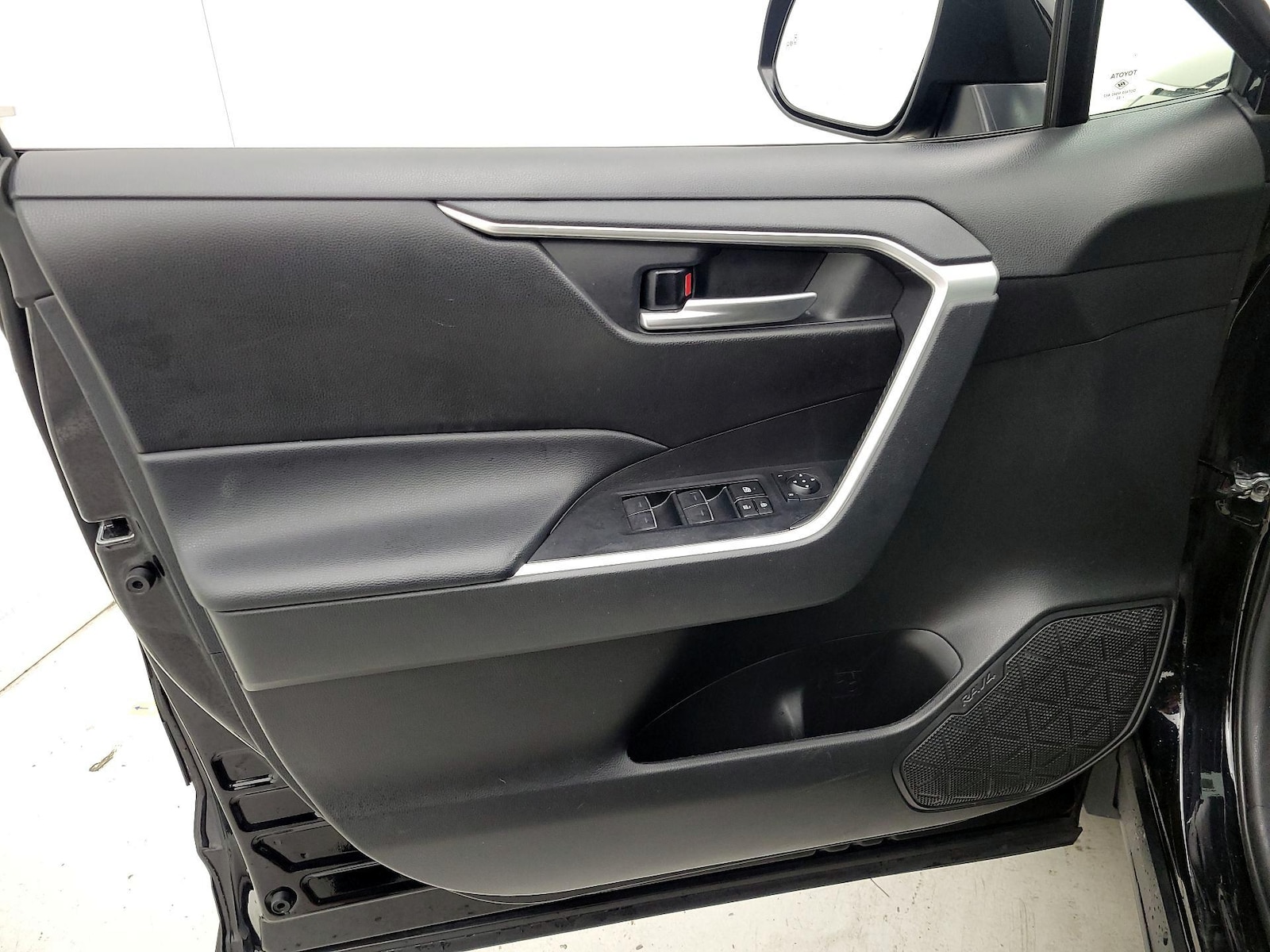 2023 Toyota RAV4 Woodland Edition - Photo 13
