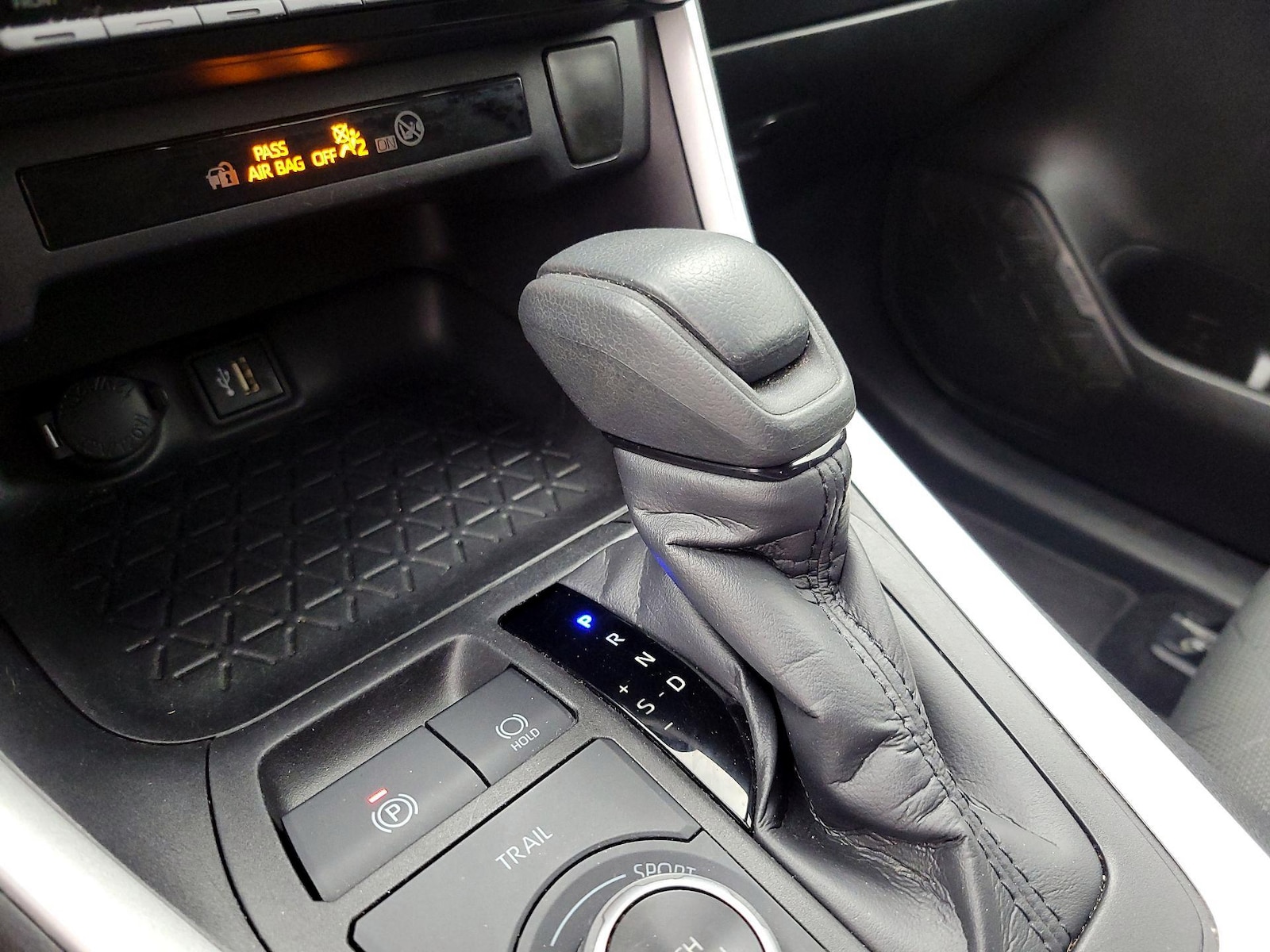 2023 Toyota RAV4 Woodland Edition - Photo 17