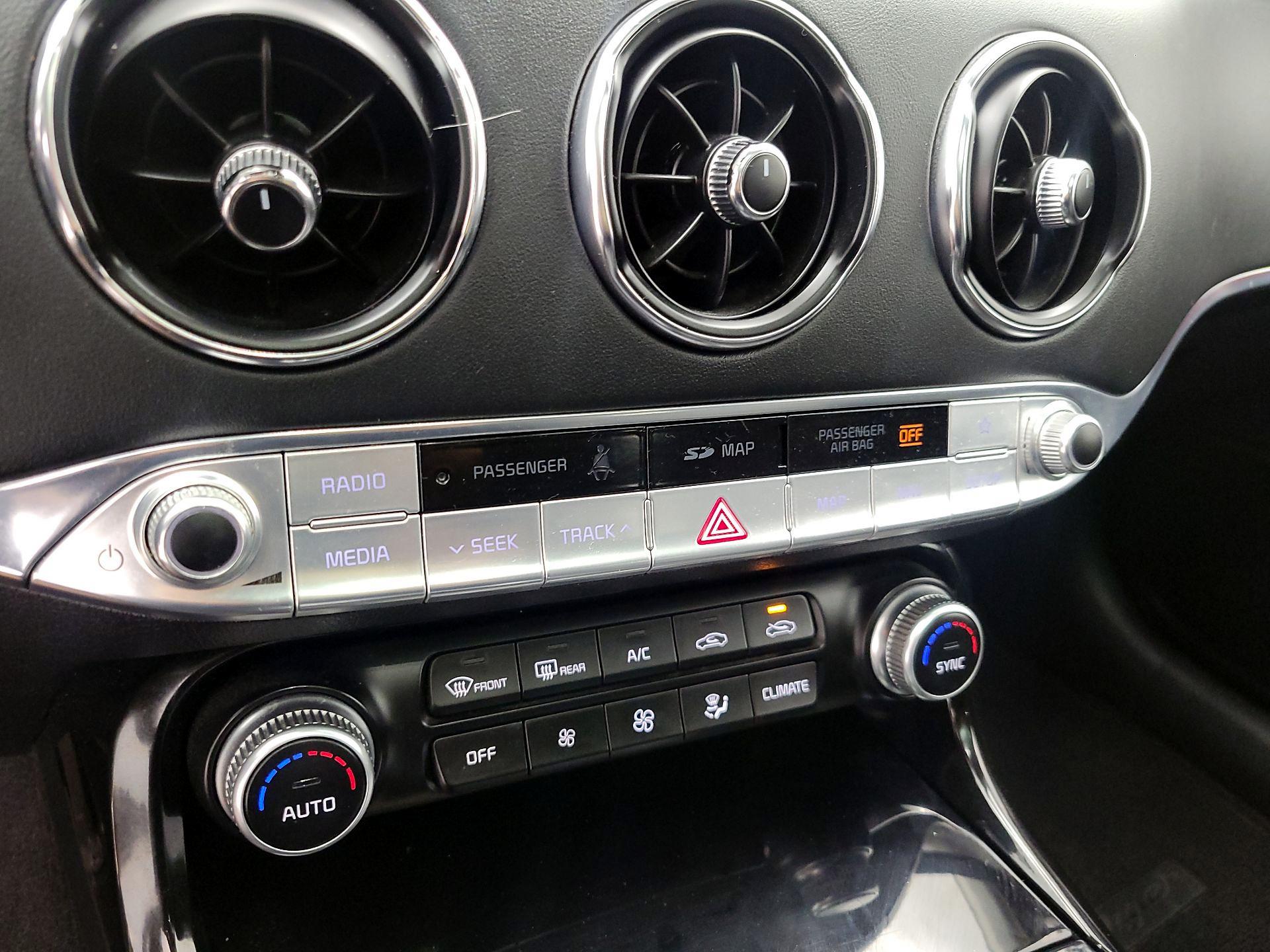 Thumbnail: 2018 Kia Stinger - 16