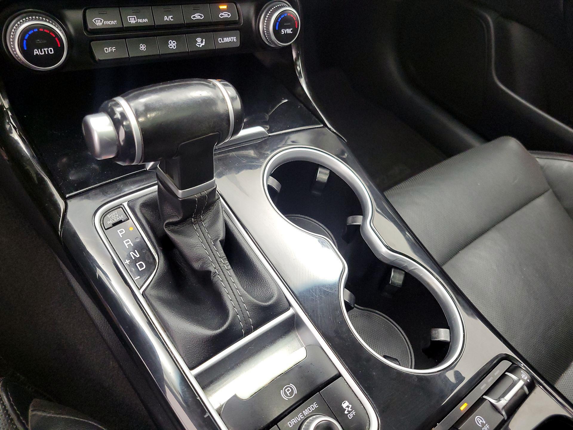 Thumbnail: 2018 Kia Stinger - 17