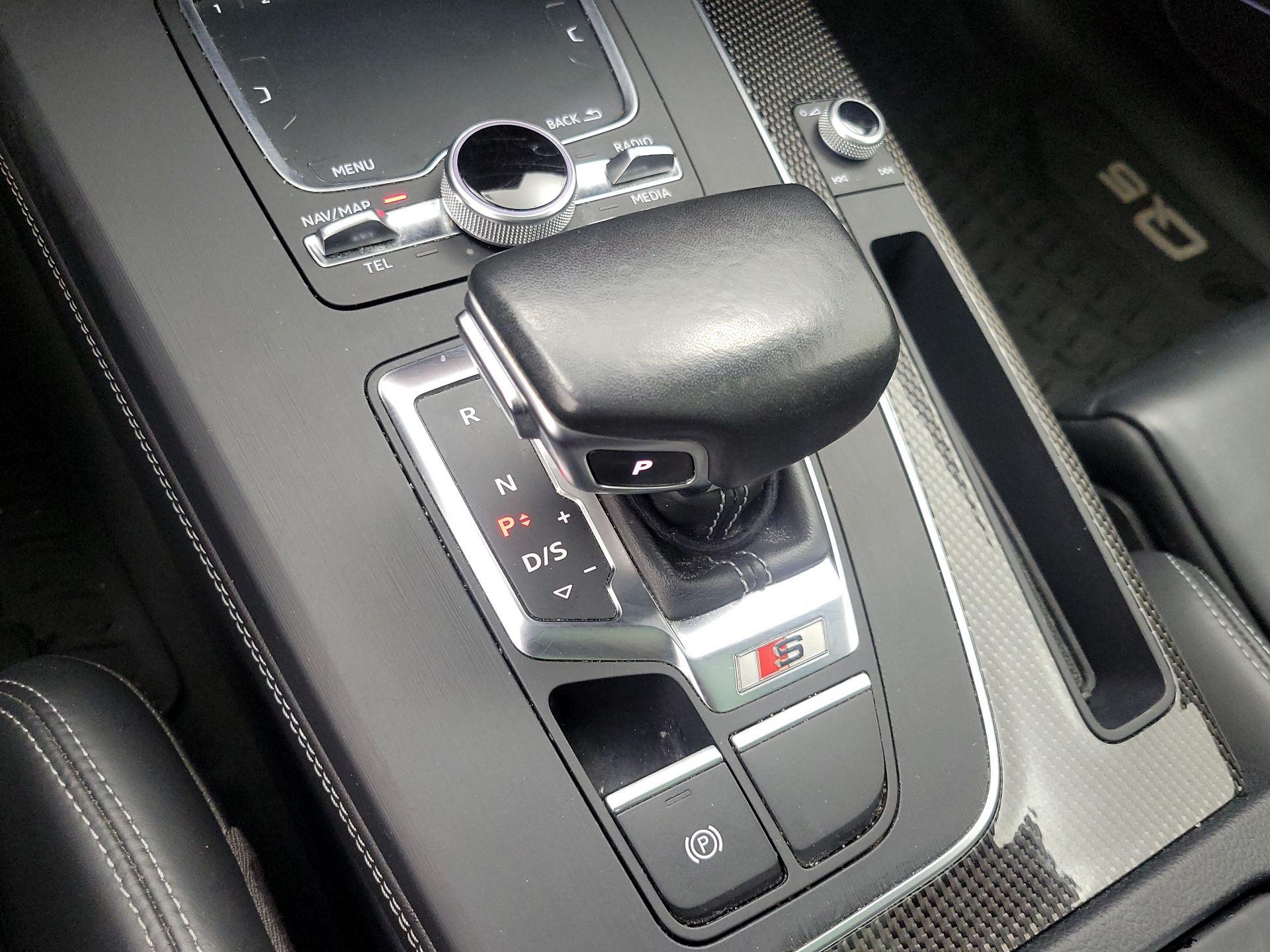 Thumbnail: 2018 Audi SQ5 - 18